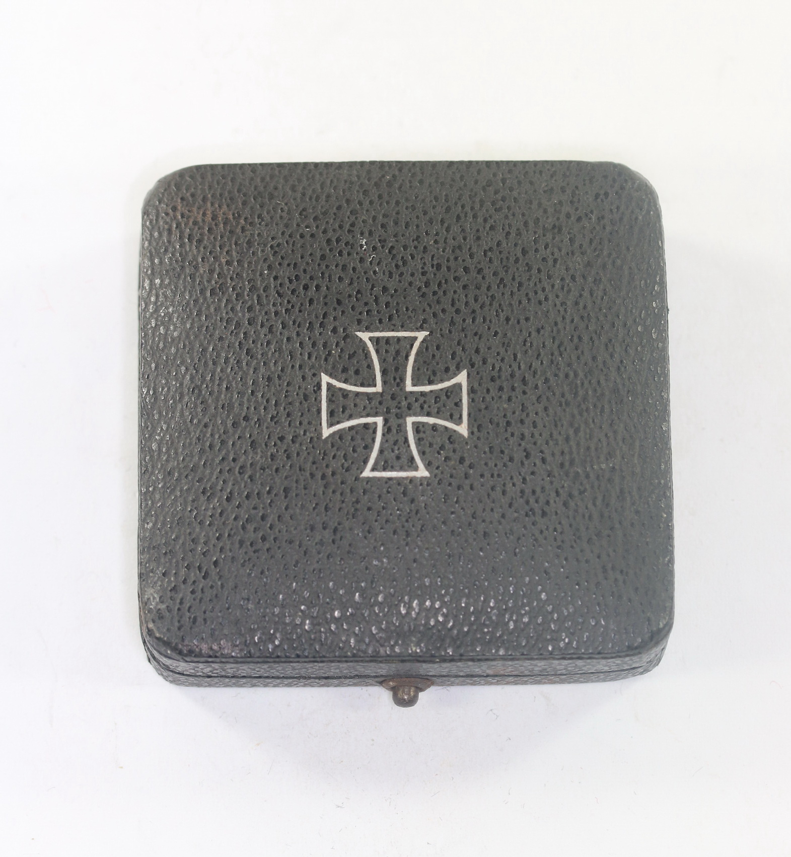 Etui Eisernes Kreuz 1. Klasse 1939, gewölbter Deckel – Bild 1