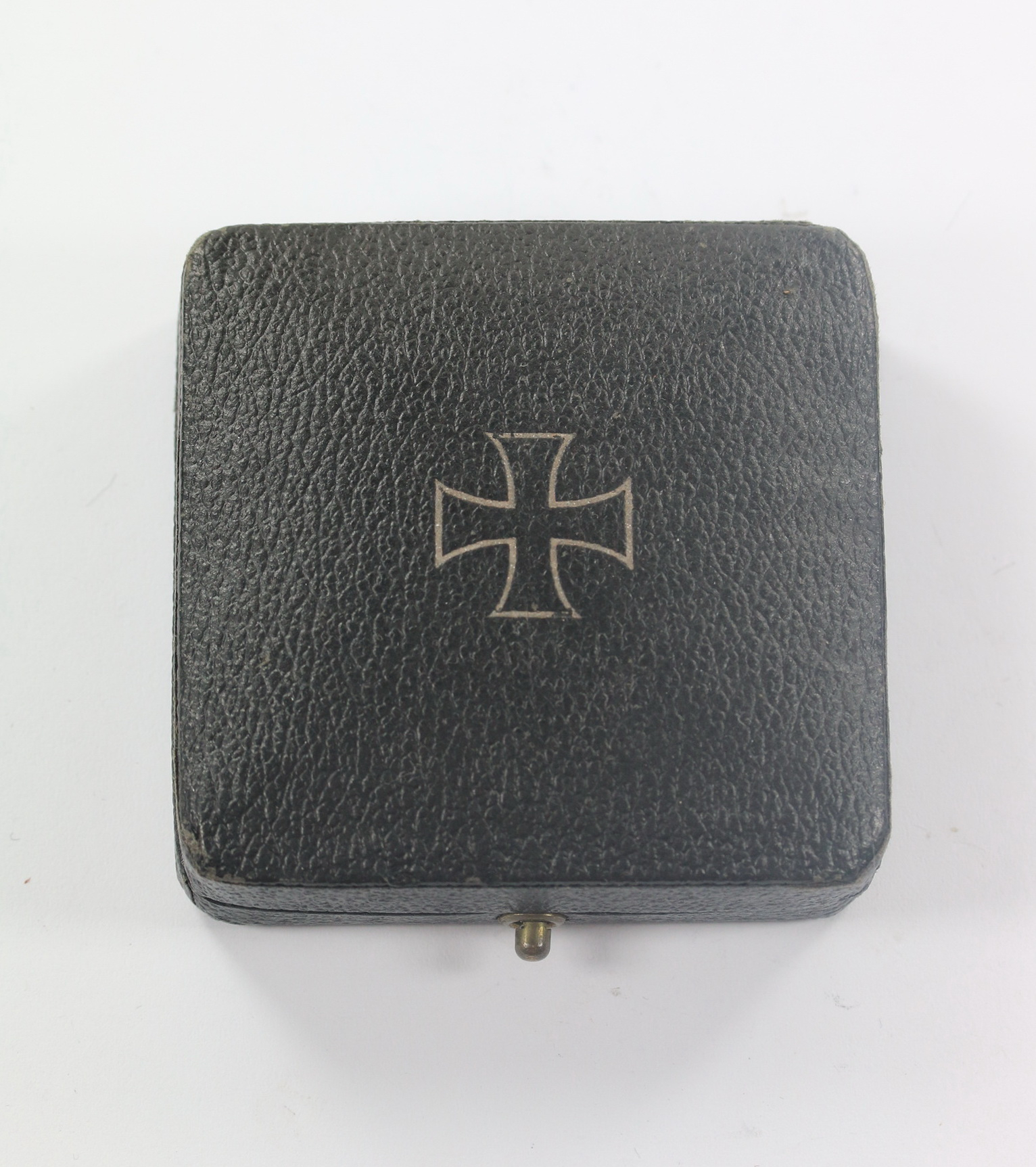  Etui Eisernes Kreuz 1. Klasse 1939, gewölbter Deckel – Bild 1