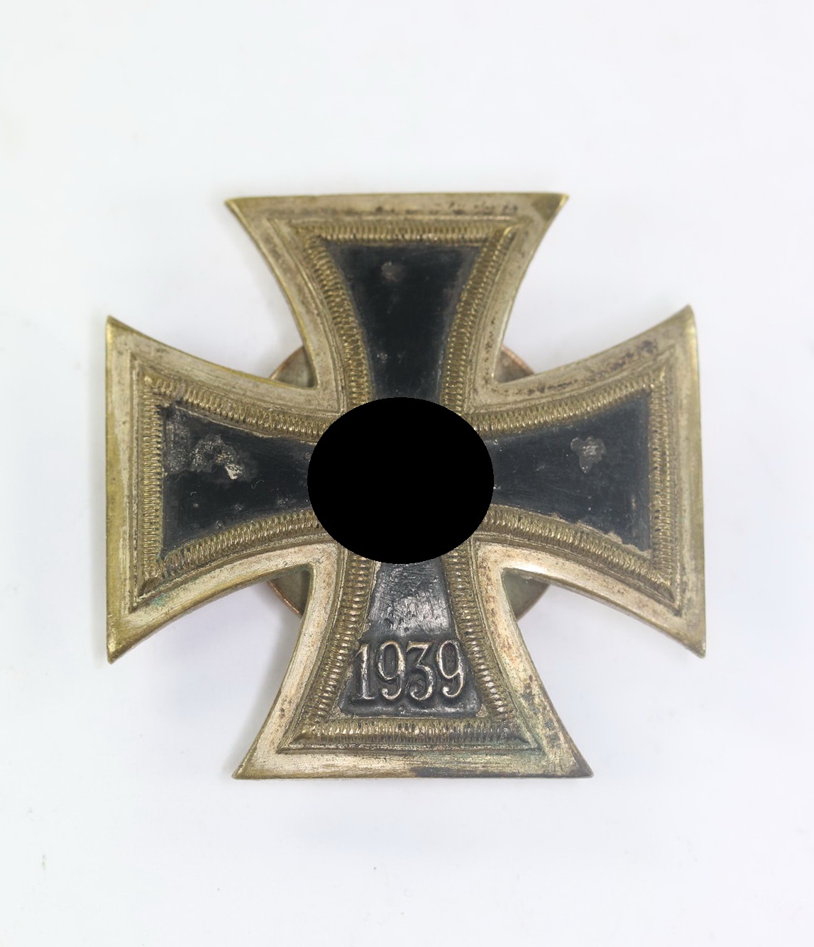 Eisernes Kreuz 1. Klasse 1939, an Schraube und Scheibe, C.E. Juncker, Berlin, einteilig, nicht magnetisch (1) Eisernes Kreuz 1. Klasse 1939, an Schraube und Scheibe, C.E. Juncker, Berlin, einteilig, nicht magnetisch – Bild 1