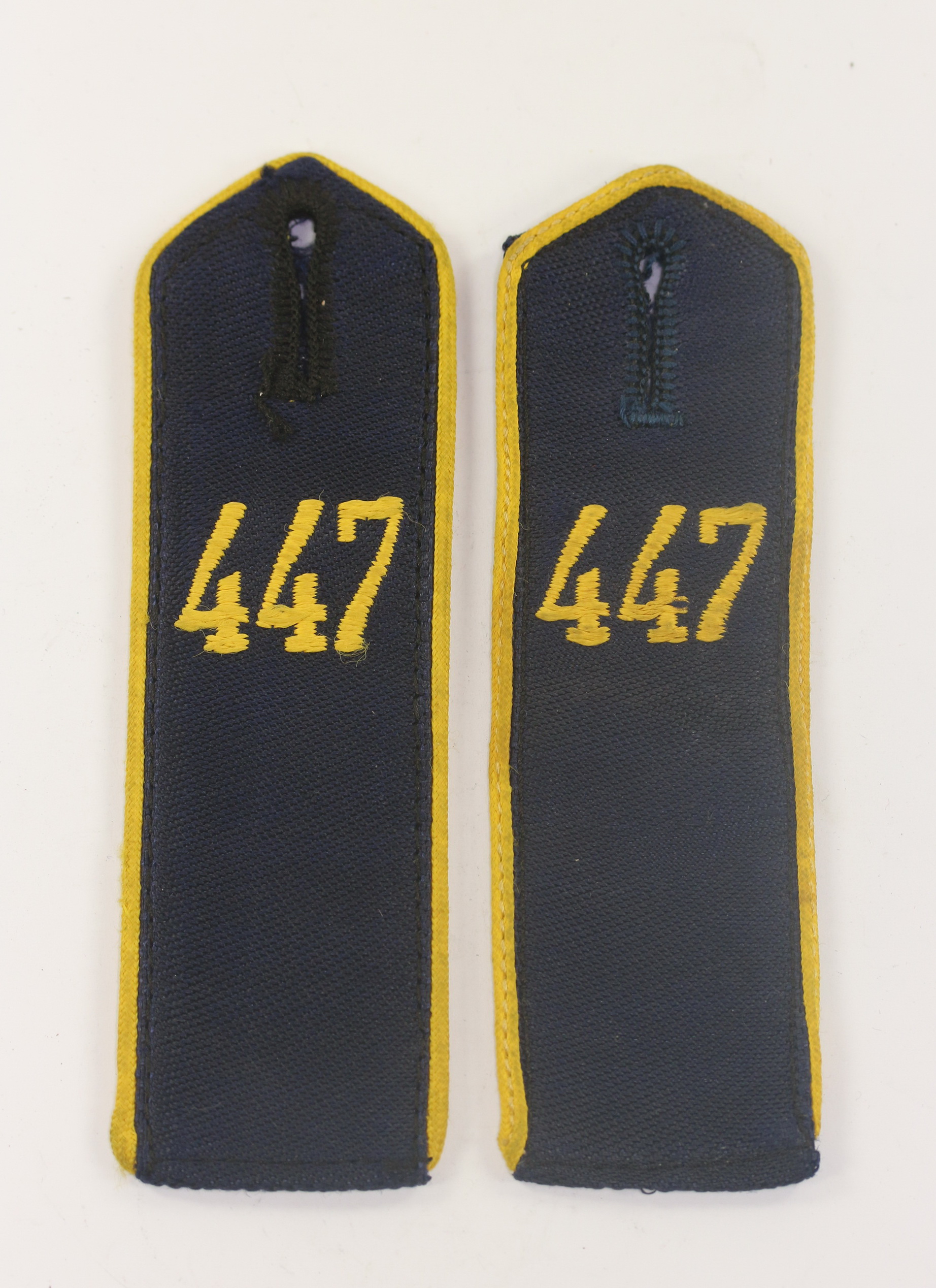 Marine-HJ, Paar Schulterklappen für einen Kameradschaftsführer Bann 447 Bann Wolfenbüttel (1) Marine-HJ, Paar Schulterklappen für einen Kameradschaftsführer Bann 447 Bann Wolfenbüttel – Bild 1