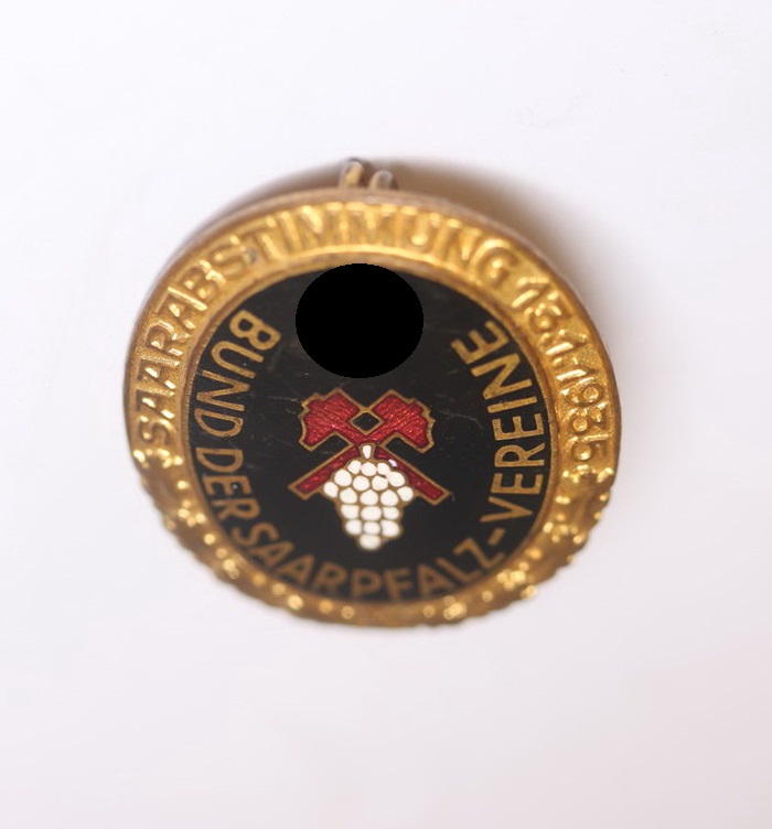 Abzeichen, Bund der Saarpfalz-Vereine - Saarabstimmung 13.1.1935, Hst. Entw. A.Bernd jr. Ausf. F. Mannheim K'lautern (1) Abzeichen, Bund der Saarpfalz-Vereine - Saarabstimmung 13.1.1935, Hst. Entw. A.Bernd jr. / Ausf. F. Mannheim K'lautern – Bild 1