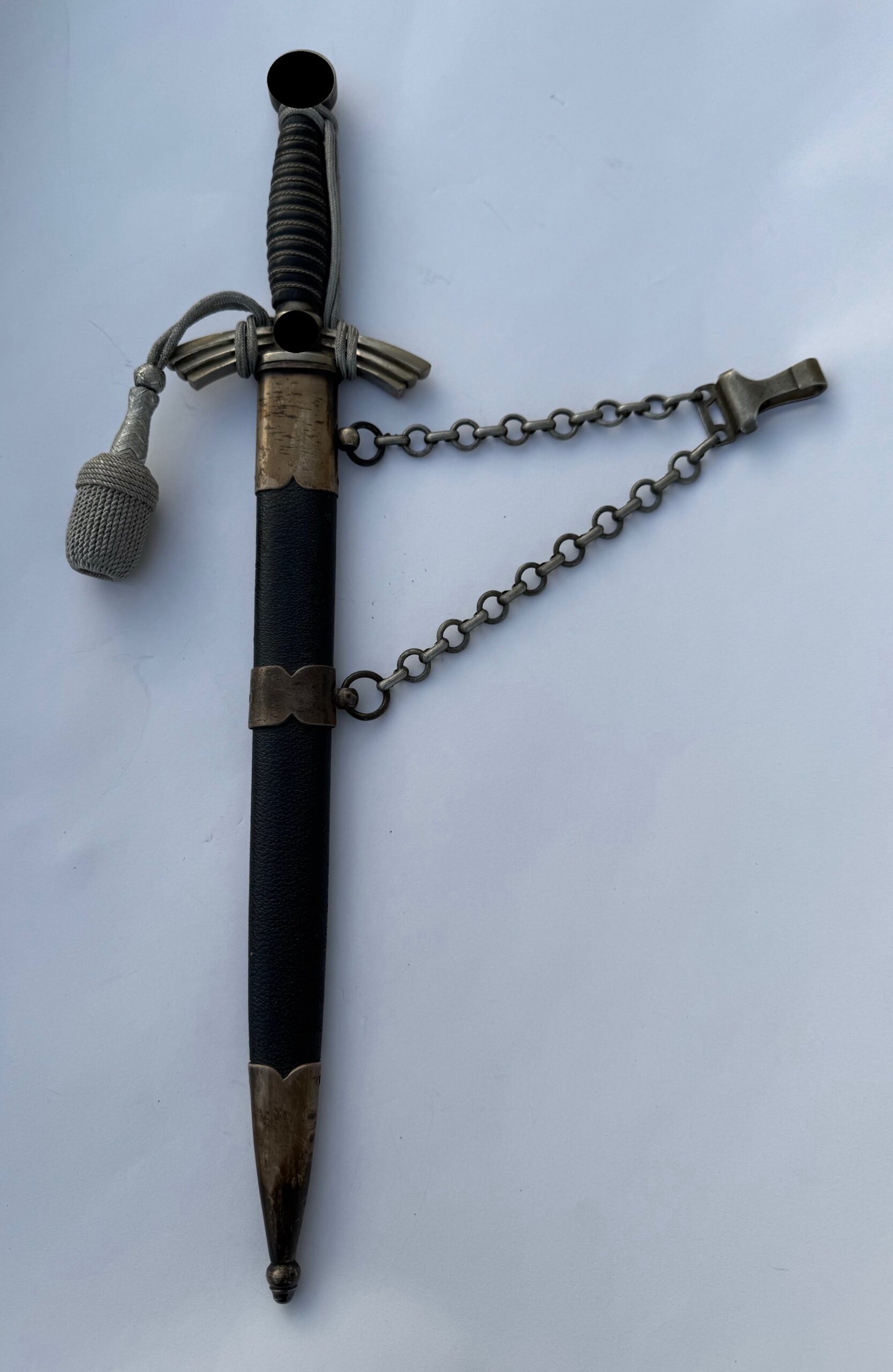 Borddolch der Luftwaffe, Hst. WMW Waffen, schwere Neusilber Ausführung, mit Portepee (1) Borddolch der Luftwaffe, Hst. WMW Waffen, schwere Neusilber Ausführung, mit Portepee – Bild 1