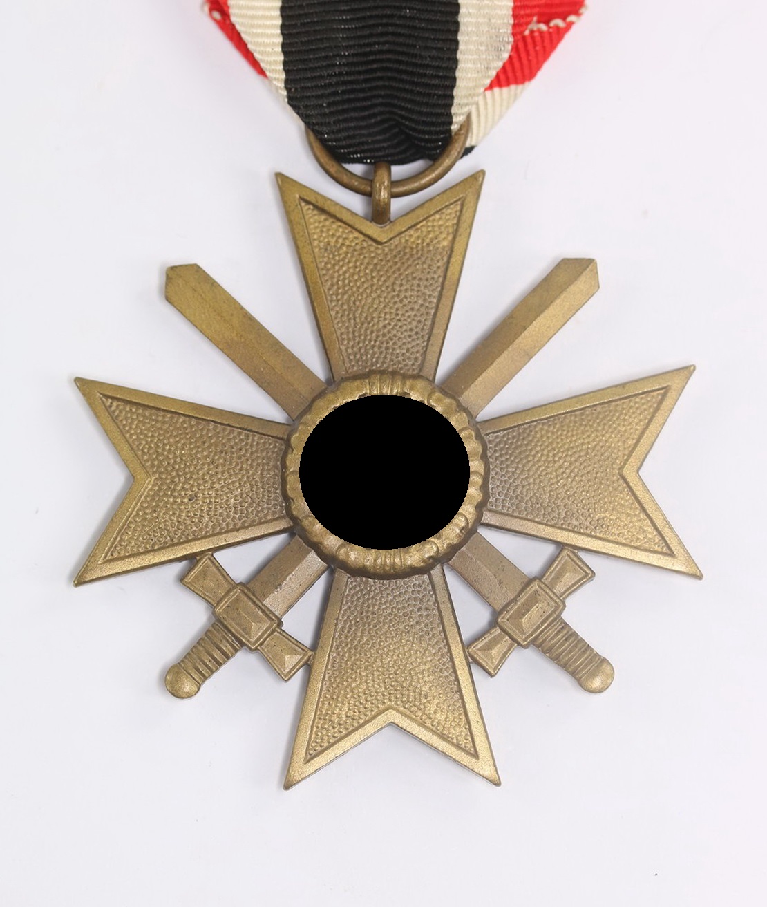 Kriegsverdienstkreuz 2. Klasse mit Schwertern, Hst. 6. (Fritz Zimmermann, Stuttgart) (1) Kriegsverdienstkreuz 2. Klasse mit Schwertern, Hst. 6. (Fritz Zimmermann, Stuttgart) – Bild 1