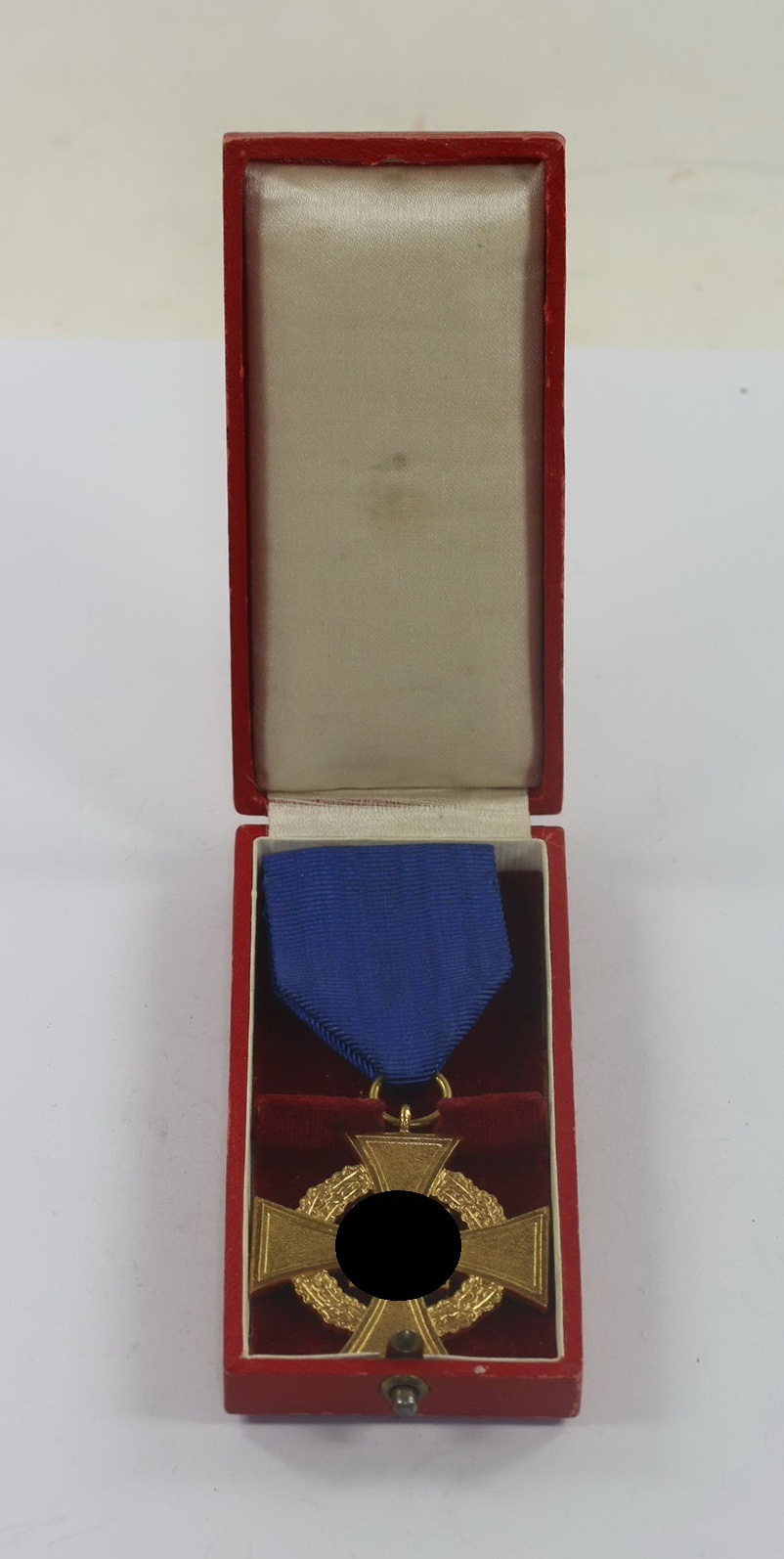 Treudiestehrenzeichen in Gold für 40 Jahre, im Etui (1) Treudiestehrenzeichen in Gold für 40 Jahre, im Etui – Bild 1