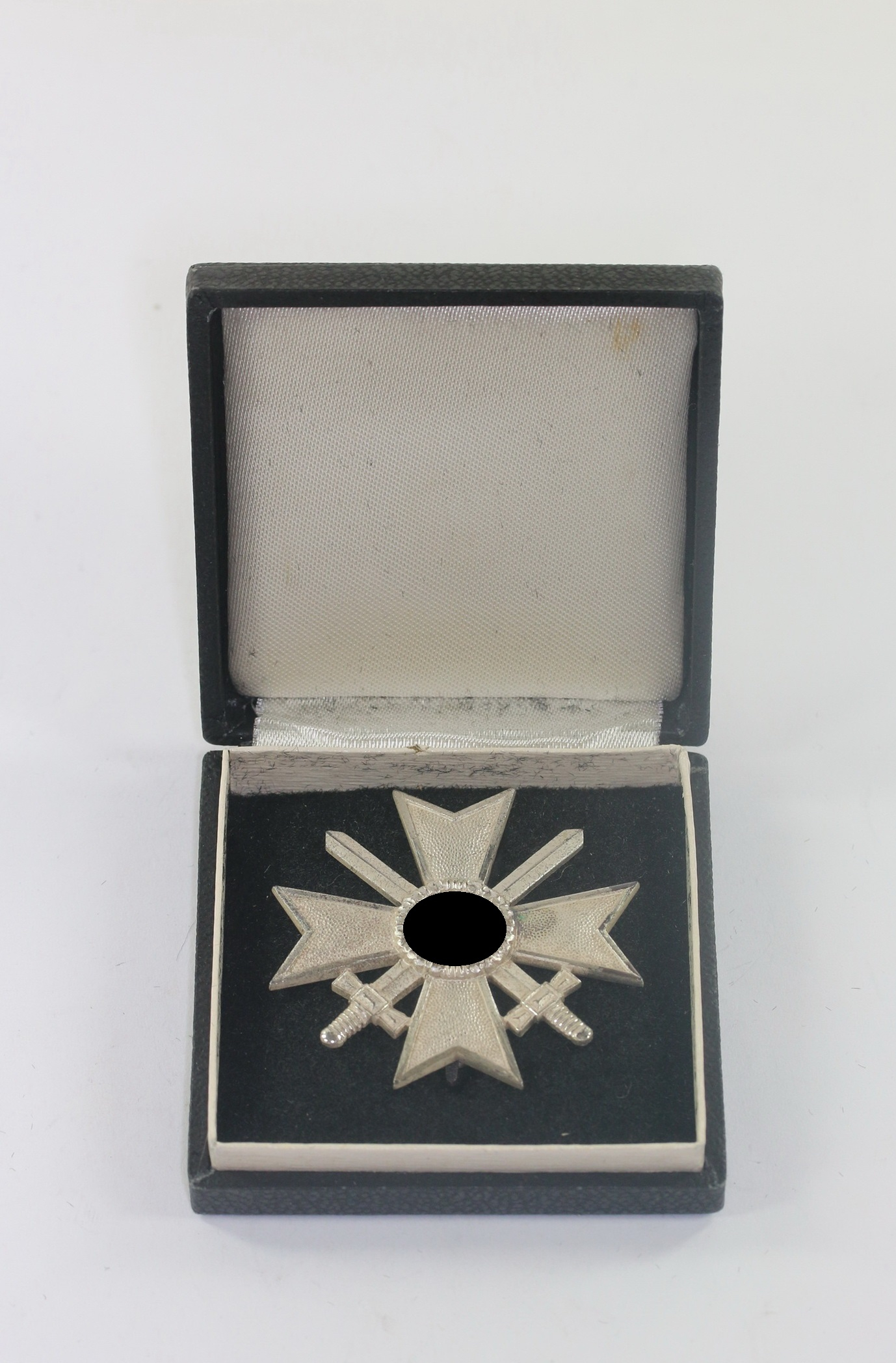 3 Kriegsverdienstkreuz 1. Klasse mit Schwertern, Hst. 1 (Deschler & Sohn, München), im Etui – Bild 1