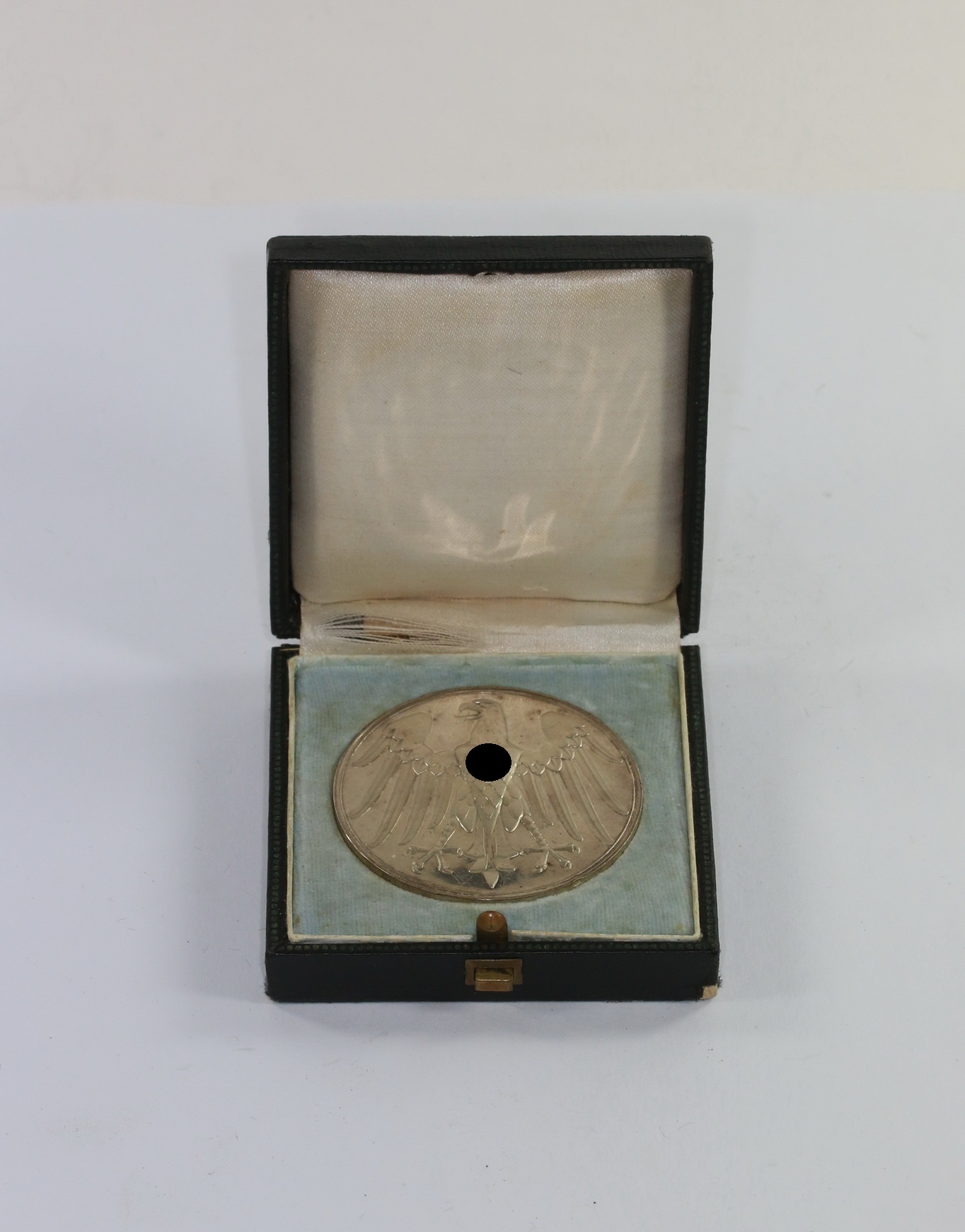 Cased 3rd Reich Life Saving Medal. – Bild 1