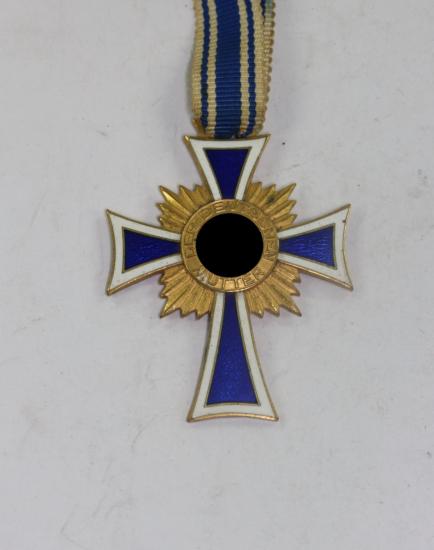 Mutterkreuz in Gold, 16. Dezmber 1938 - Der Deutschen Muttert – Bild 1