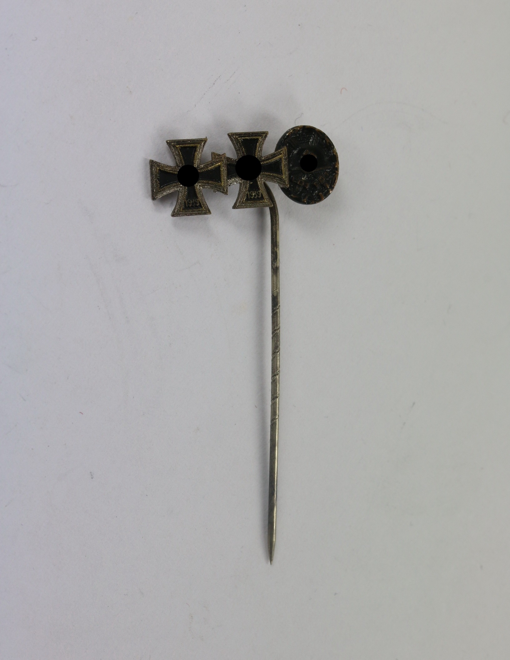 9mm Miniature Iron Cross 1st & 2nd Class & Black Wound Badge 1939. – Bild 1