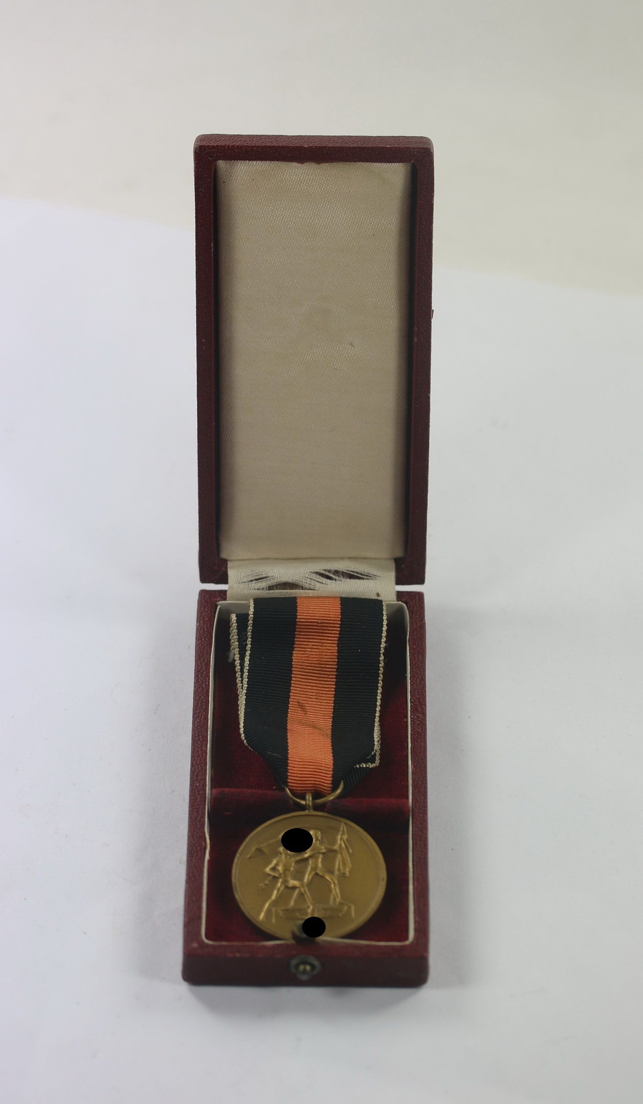 _anschlu_medaille_sudetenland_1 Cased Annexation of Czechoslovakia Medal (1. Oktober 1938). – Bild 1