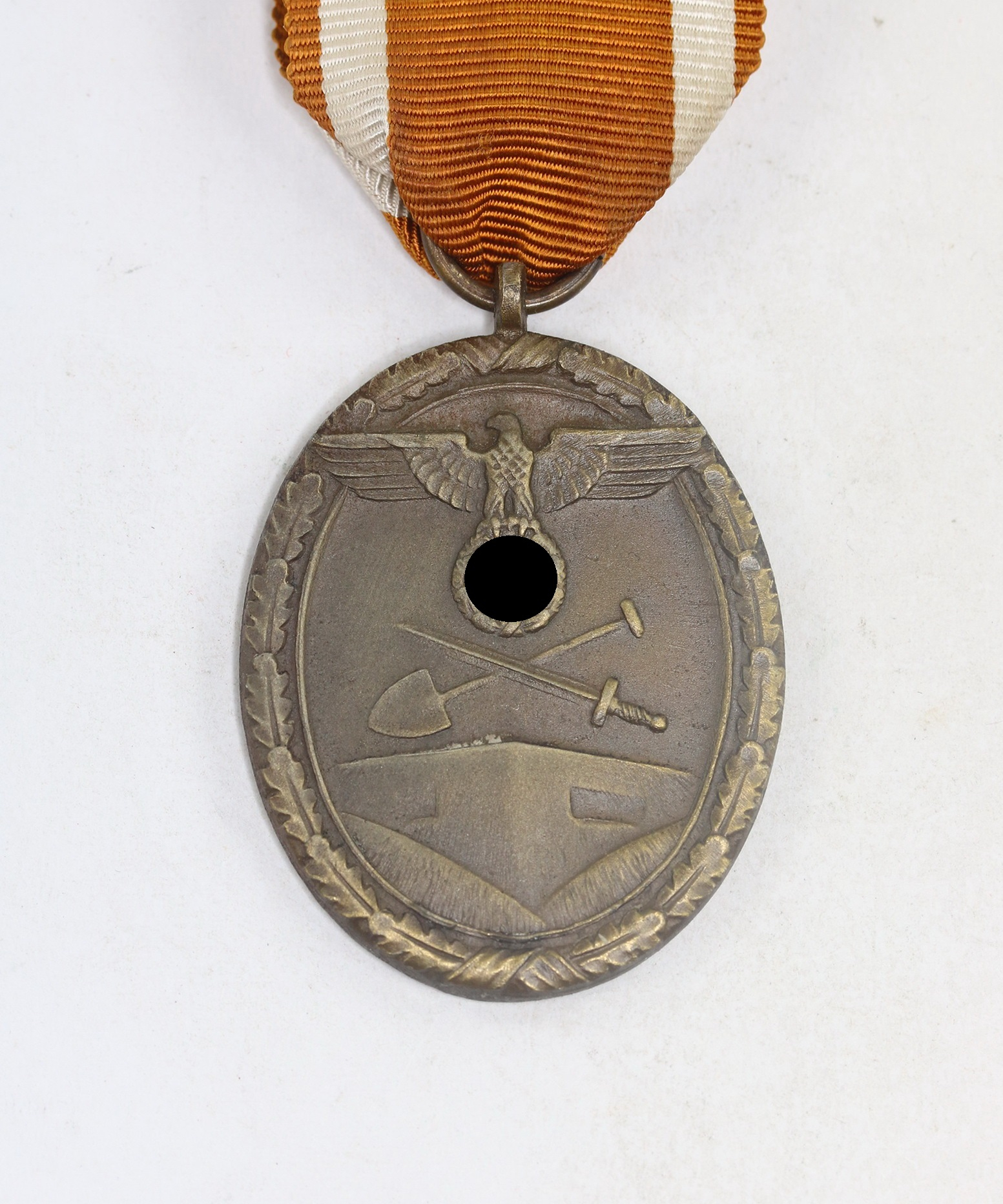West Wall Medal.  – Bild 1