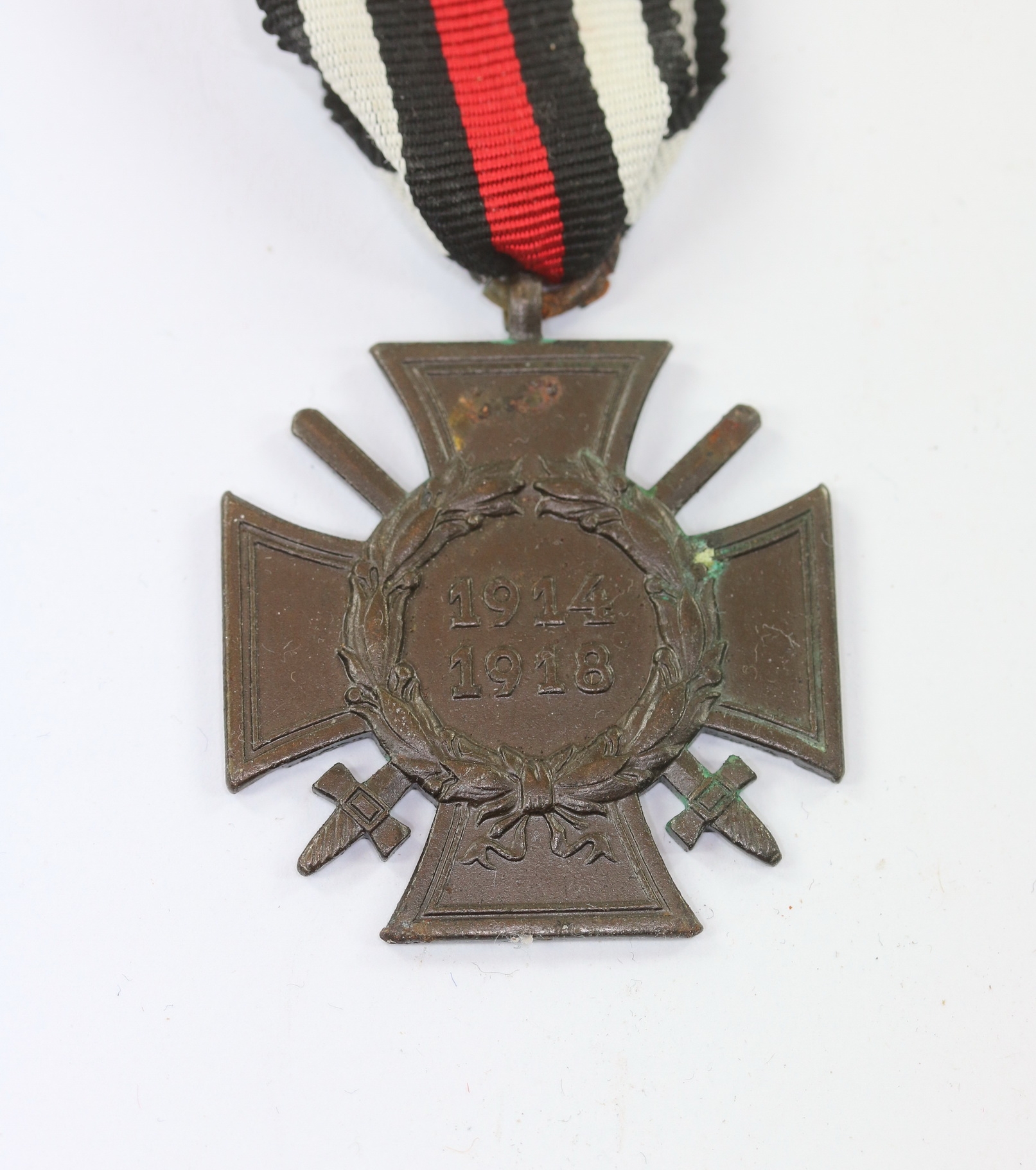 Hindenburg Cross for Combatants. Maker W.&L.W.. – Bild 1