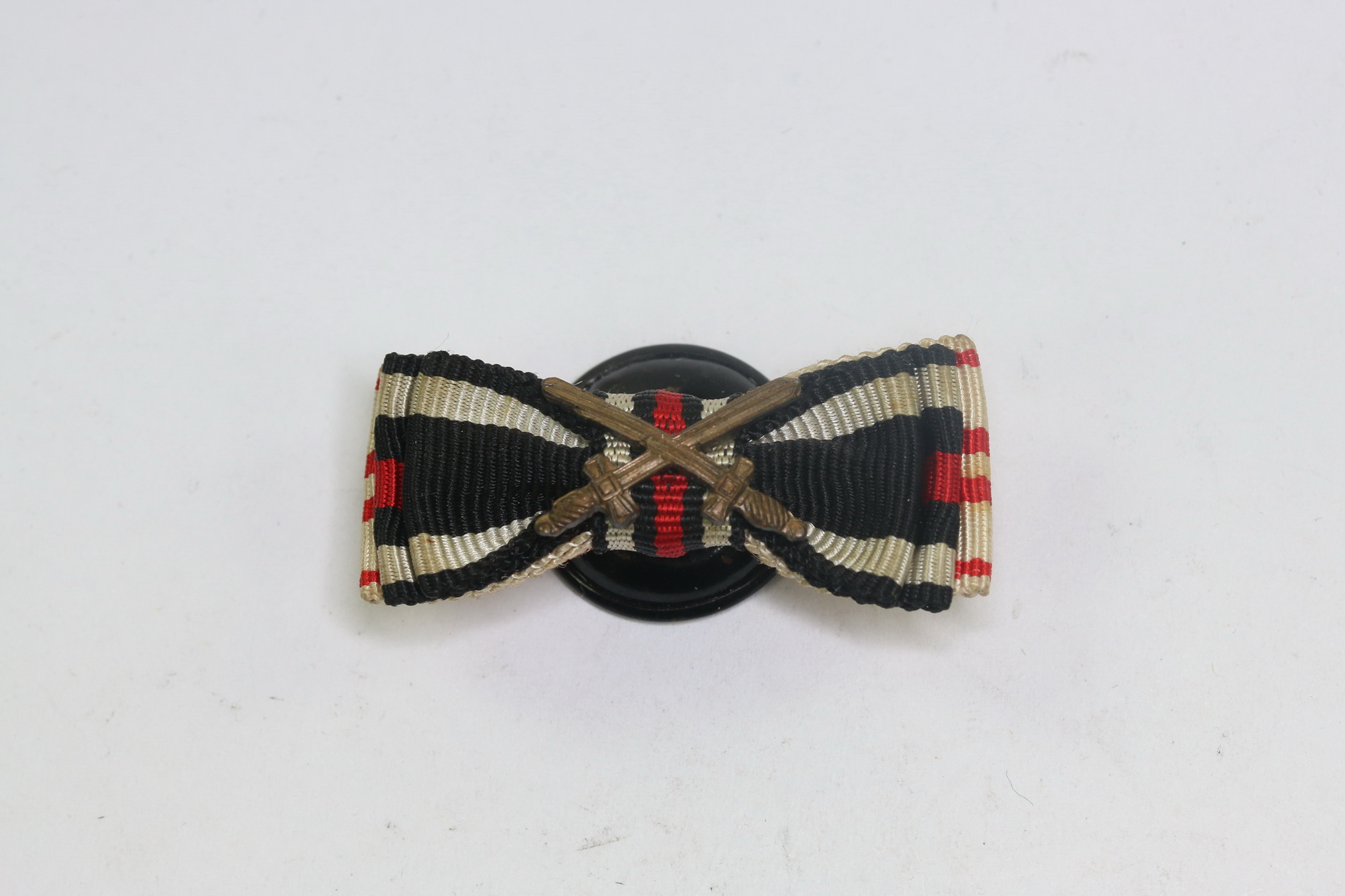 Buttonhole Decoration EK2 1914 & Austrian War Medal.    – Bild 1