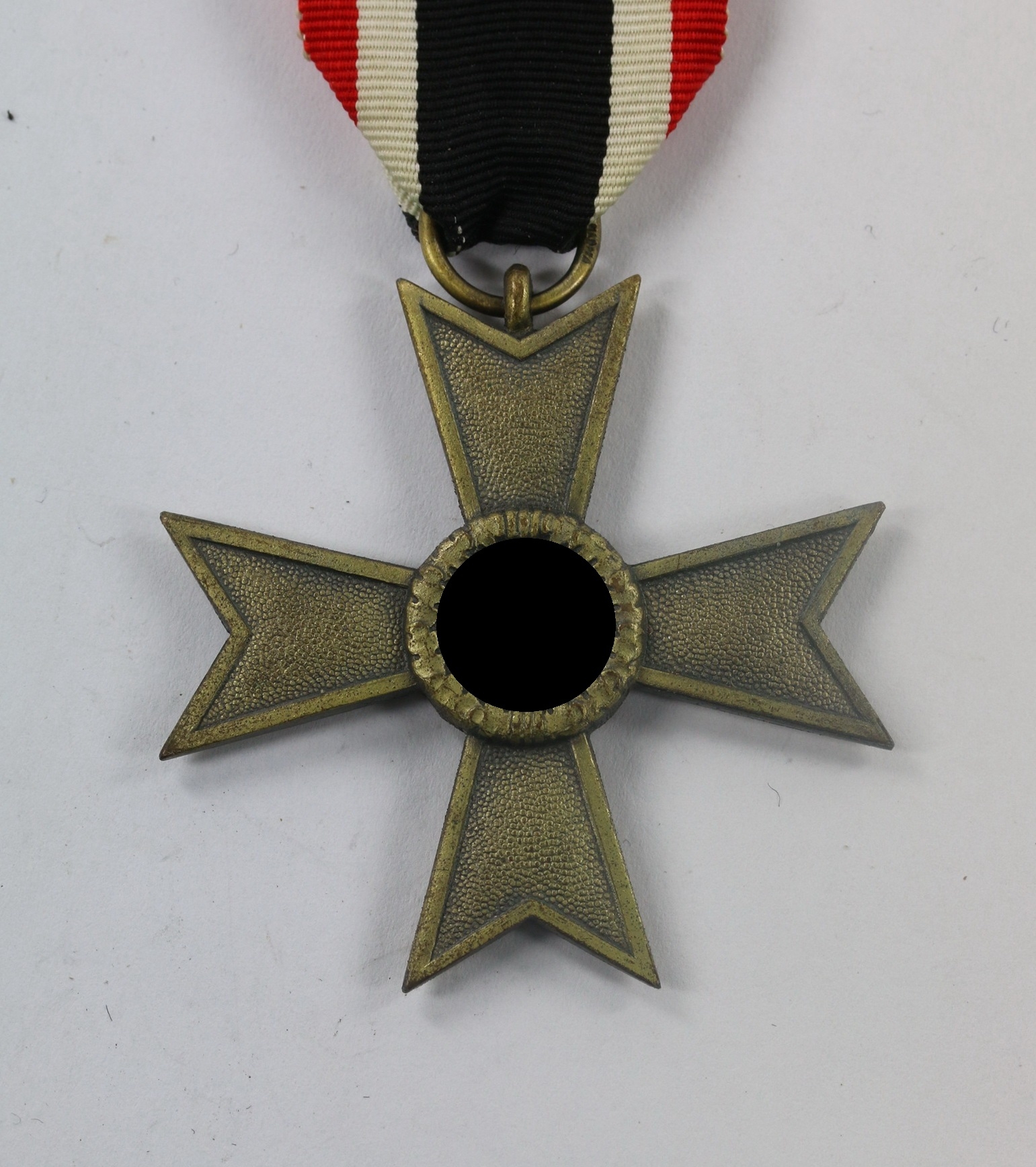  Kriegsverdienstkreuz 2. Klasse, Hst. 107 (Carl Wild, Hamburg) – Bild 1