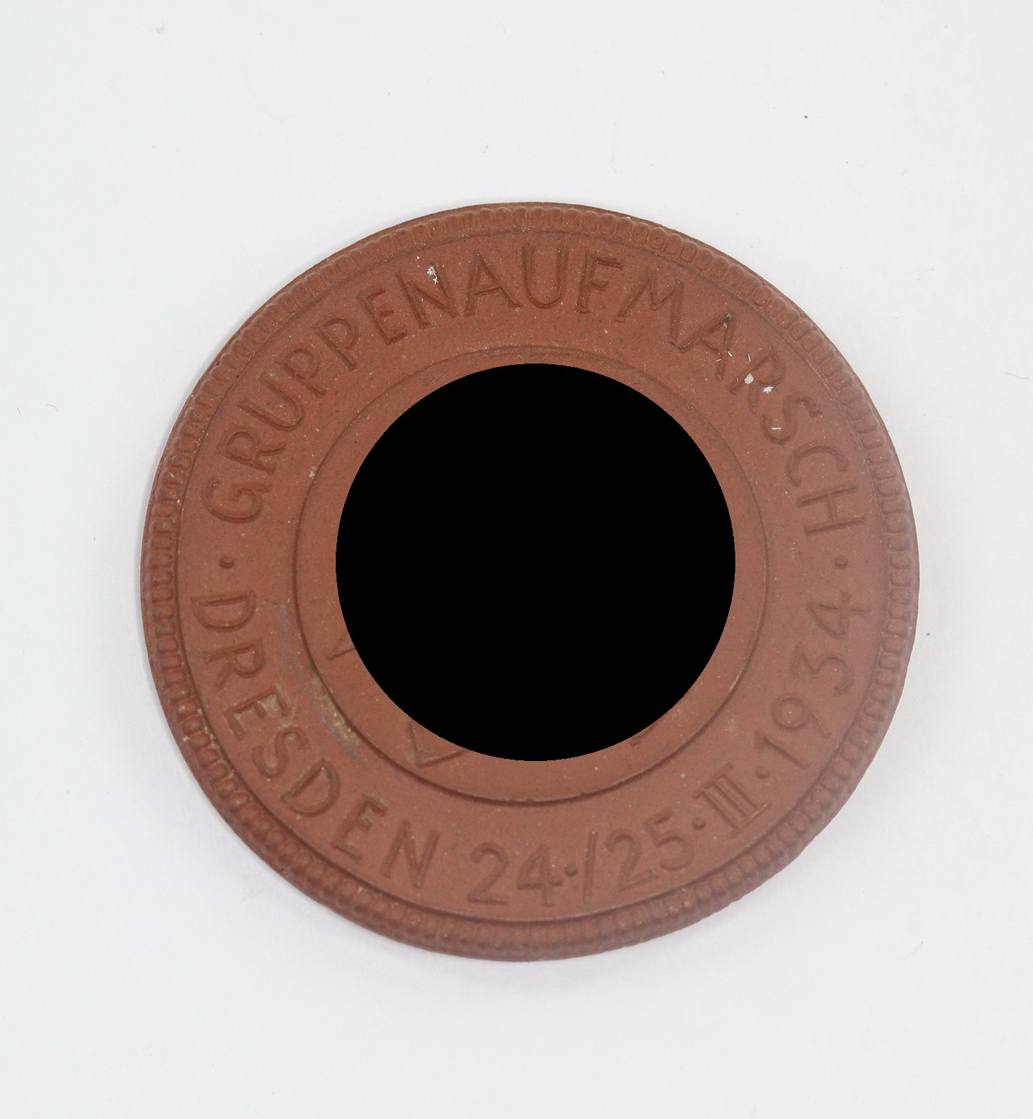 _mei_en_plakette_sa_gruppenaufmarsch_dresden__der_sa_mann_ist_revolution_r_er_ist_stark_in_der_liebe_und_stark_im_hass_1__1 Meißen Plakette, SA Gruppenaufmarsch Dresden - Der SA Mann ist Revolutionär! Er ist stark in der Liebe und stark im Hass – Bild 1