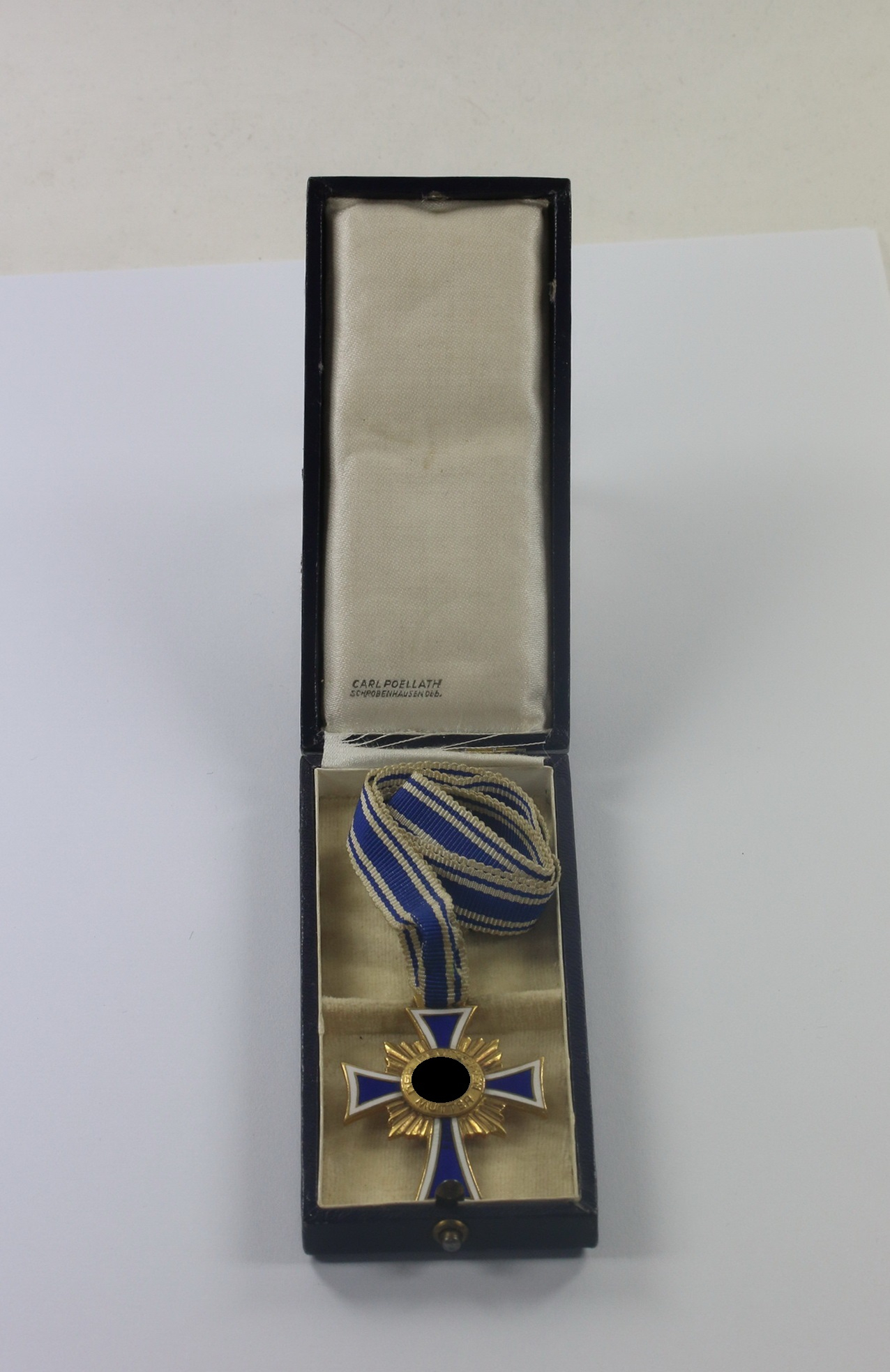Cased Gold Mother Cross, Carl Poellath Schrobenhausen/Obb – Bild 1