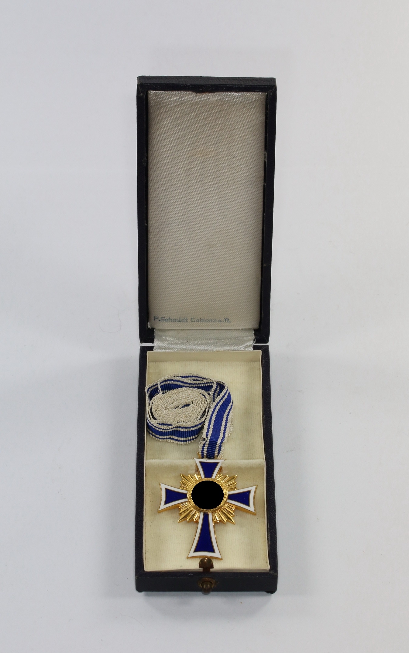 Cased Gold Mother Cross, F. Schmidt Gablonz a. N. – Bild 1