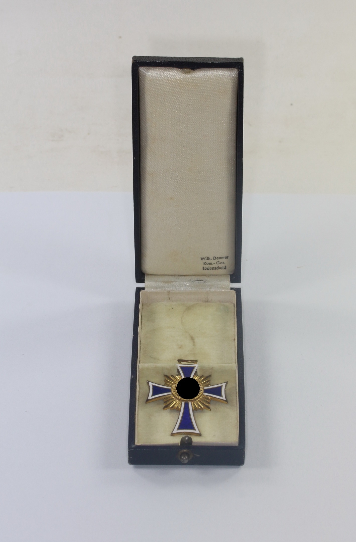 Cased Gold Mother Cross. Wilh. Deumer Kom.Ges. Lüdenscheid – Bild 1