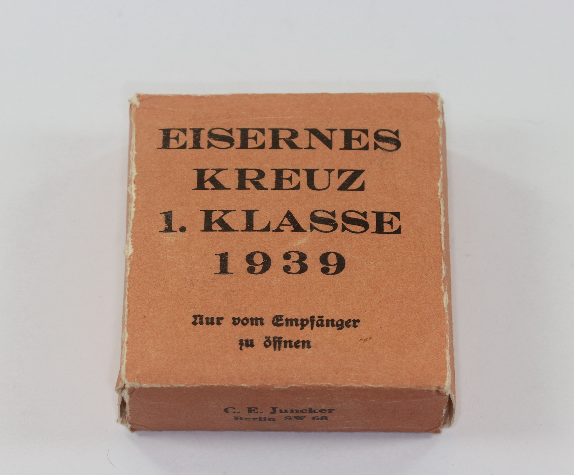  Umkarton Eisernes Kreuz 1. Klasse 1939, C. E. Juncker (!) – Bild 1