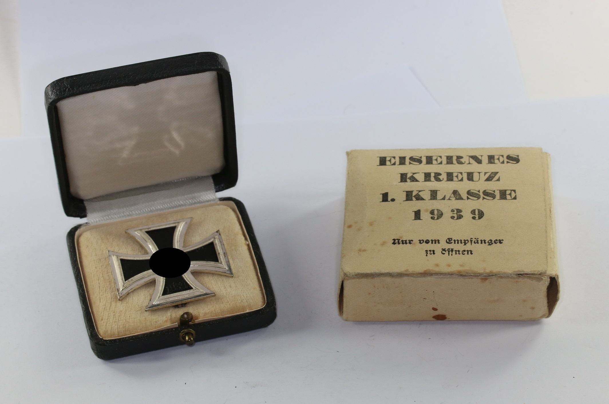 aa Cased Iron Cross 1st Class with Outer Carton. Maker 100. – Bild 1