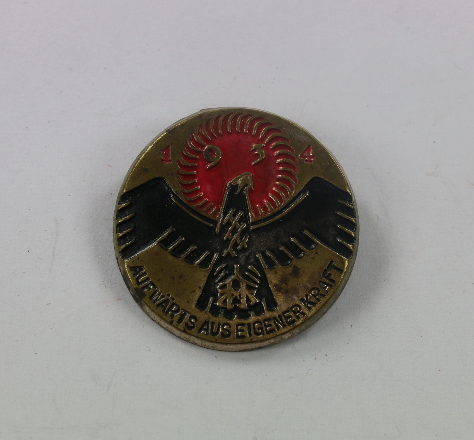 abzeichen_aufw_rts_aus_eigener_kraft_1934_1__1_4nd Day Badge, Aufwärts aus eigener Kraft 1934 – Bild 1