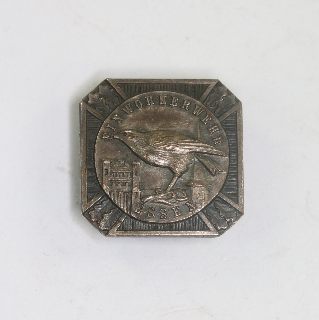 Badge, Residents of Essen, Falkenknopf. Maker B.H. Mayer Pforzheim – Bild 1