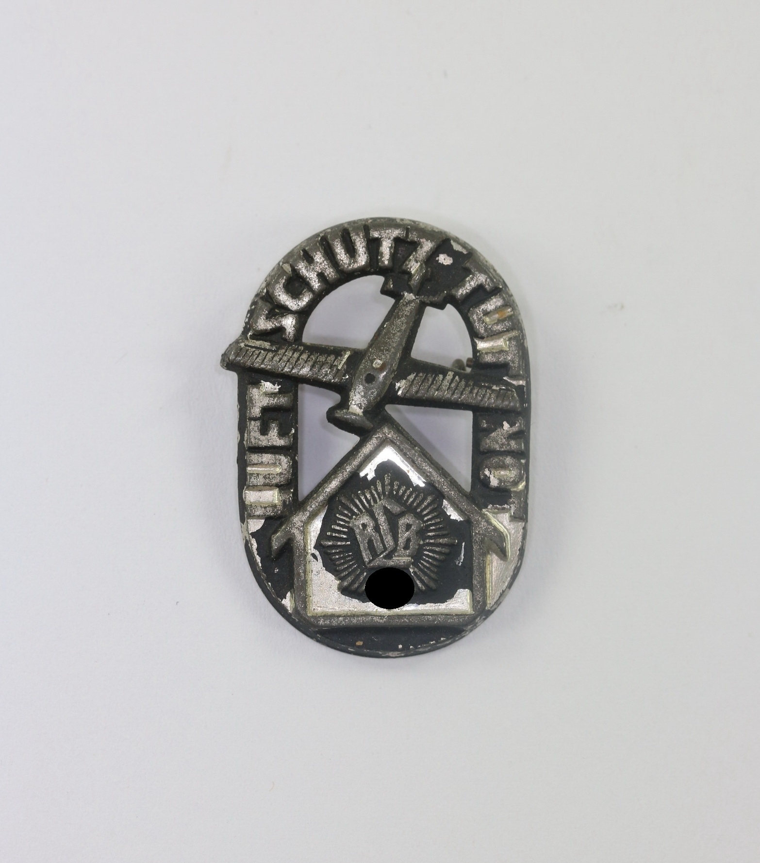 abzeichen_luftschutz_tut_not_1__1_2 Badge, Air Raid Precautions are Important. – Bild 1