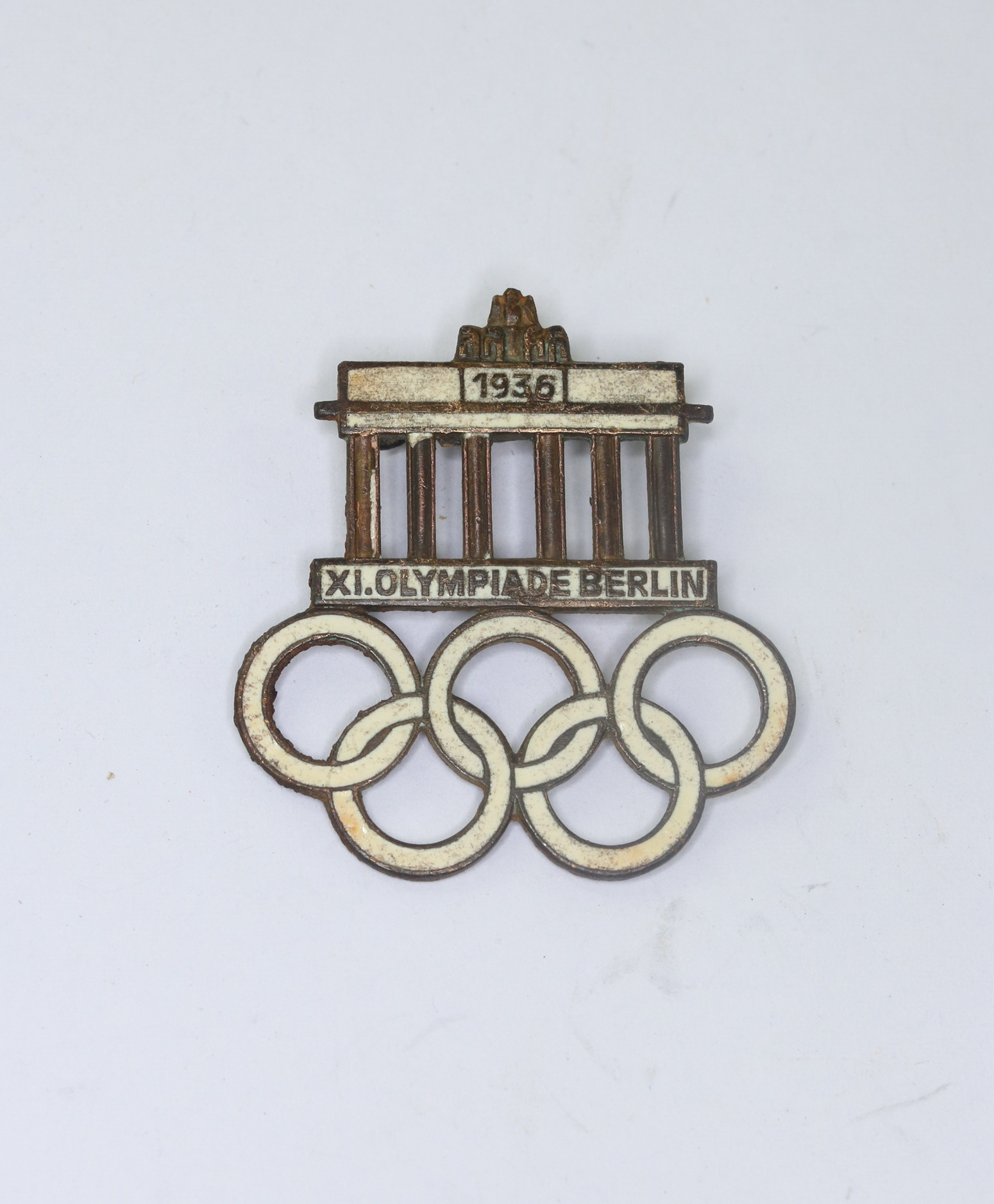 Souvenir Badge, XI. Olympic Games Berlin 1936. Maker W. Redo Saarlautern – Bild 1