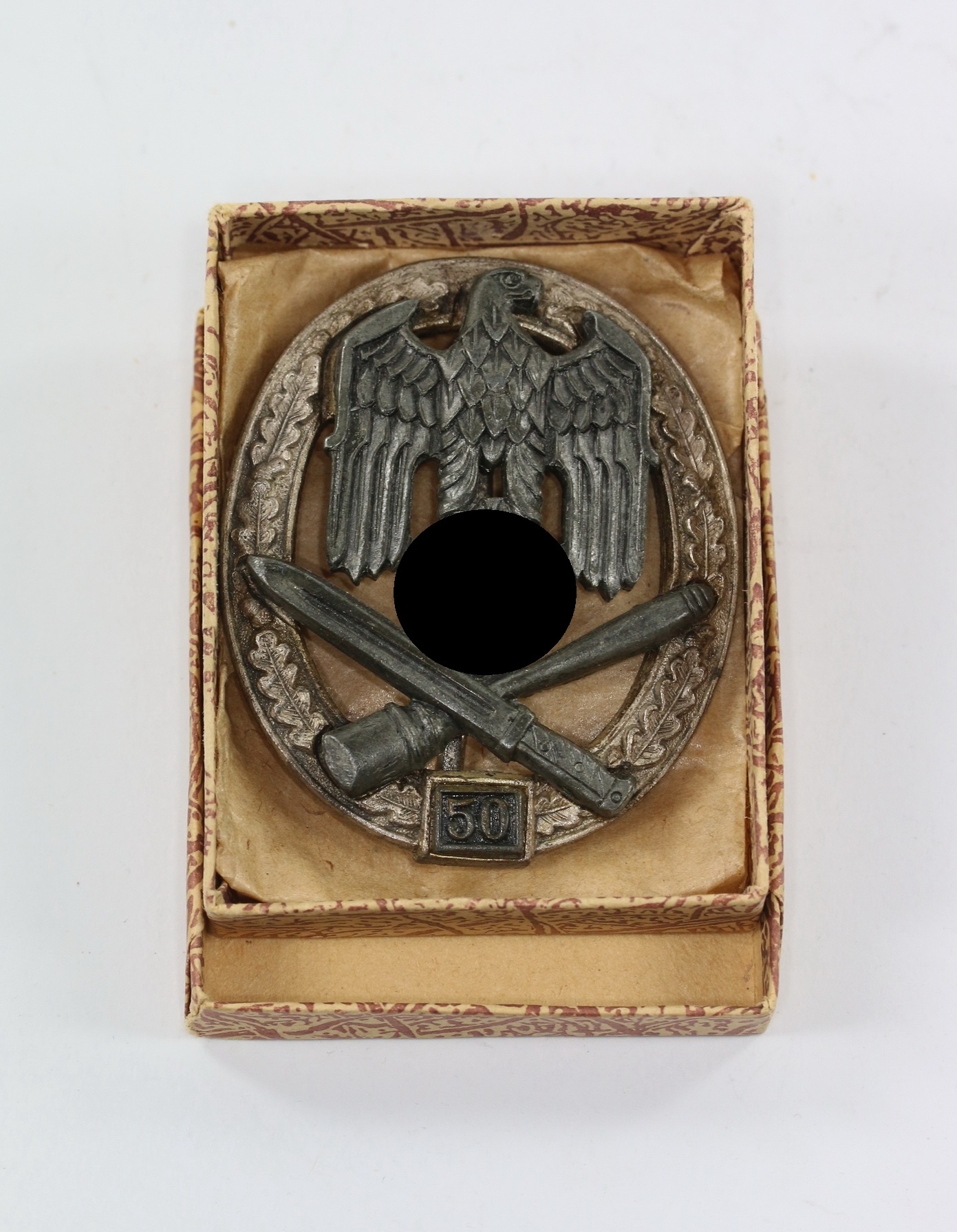 Allgemeines Sturmabzeichen mit Einsatzzahl 50, Hst. RK, in Verleihungsschachtel – Bild 1