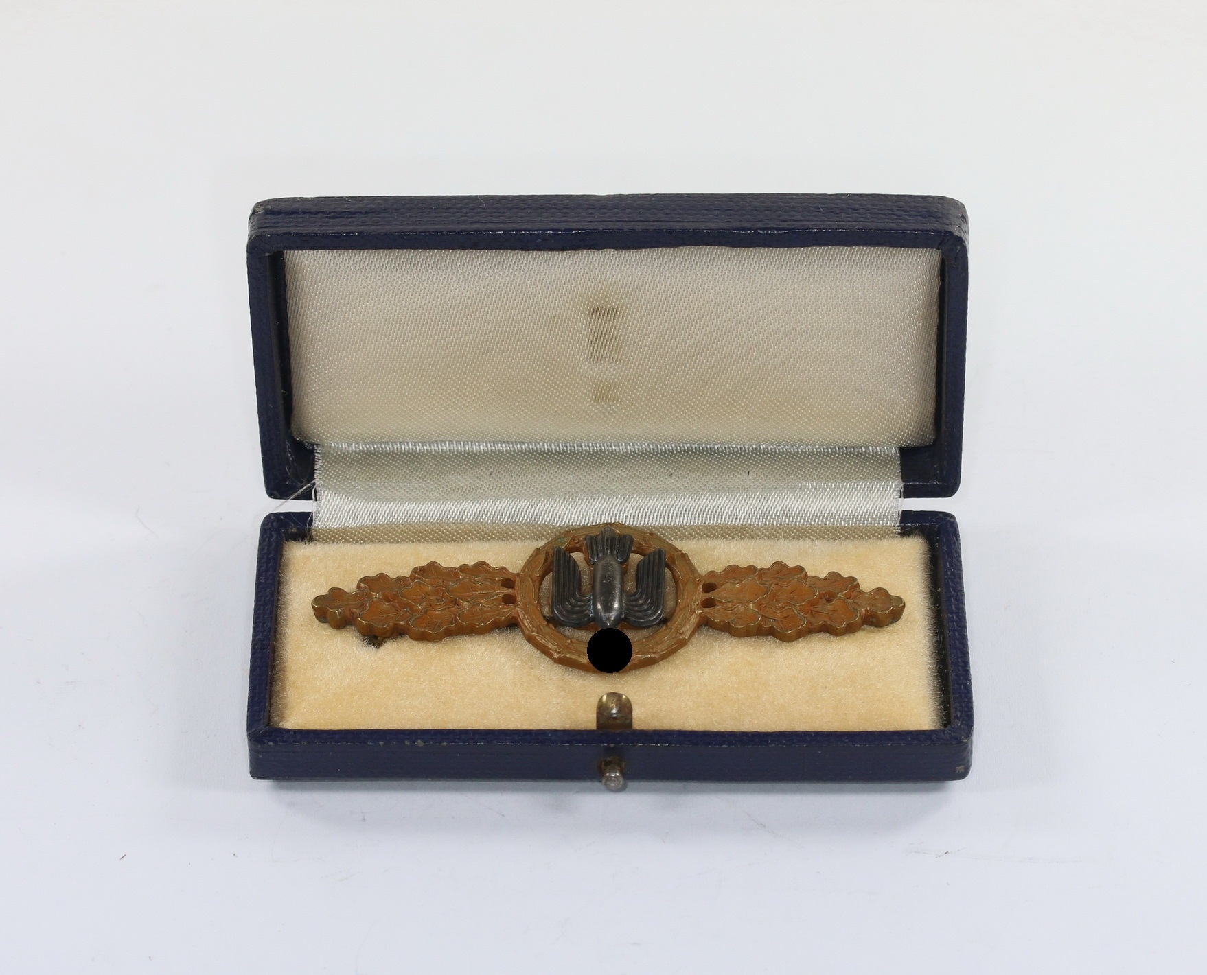ankauf_verkauf_frontflugspange_f_r_kampfflieger_in_bronze_im_etui_1__1 Cased Bronze Operational Flight Clasp for Bomber. – Bild 1