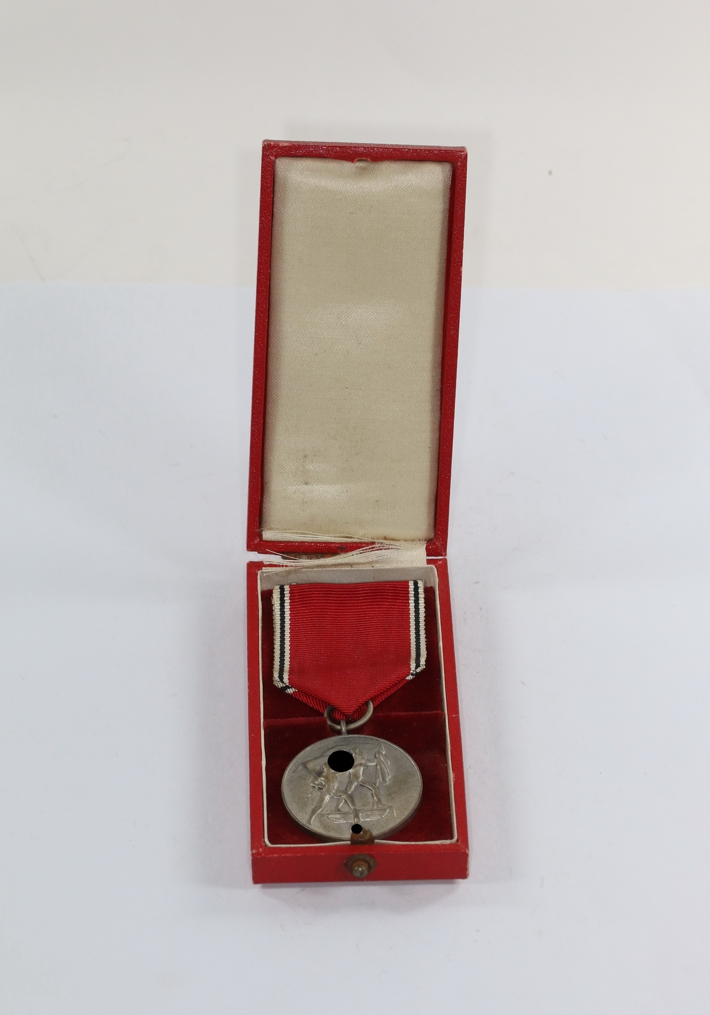 anschlu_medaille_sterreich_im_etui_hauptmann_fritz_merkl_1__1 Cased Annexation of Austria Medal. Hauptmann Fritz Merkl. – Bild 1