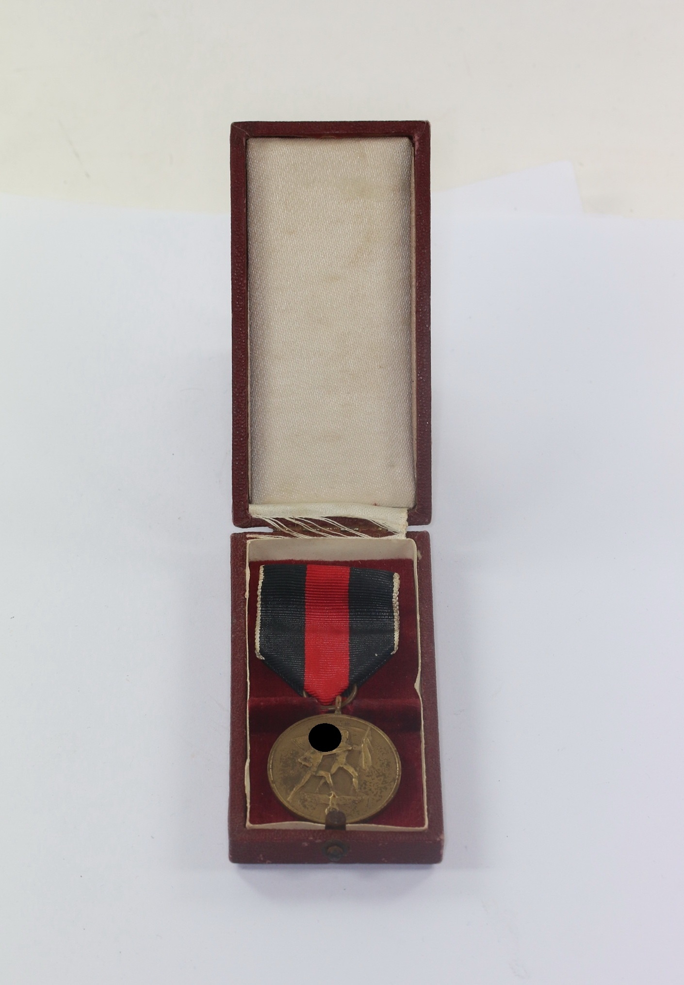 anschlu_medaille_sudetenland_1 Cased Annexation of Czechoslovakia Medal (1. Oktober 1938). – Bild 1
