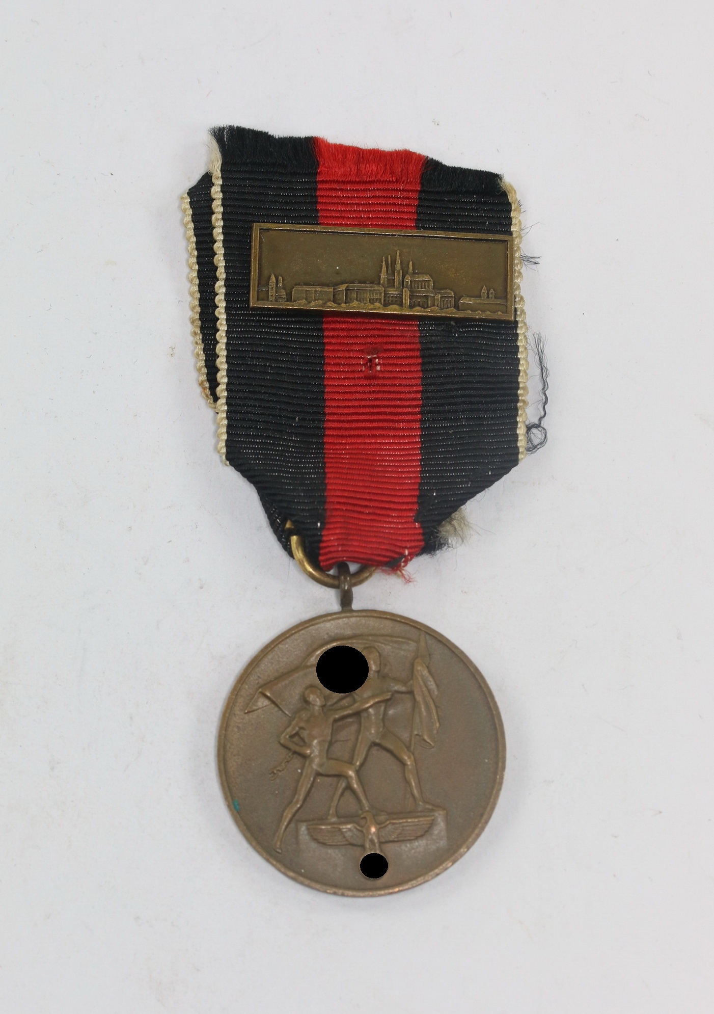 anschlu_medaille_sudetenland_1 Annexation of Czechoslovakia Medal with Prague Castle Clasp. – Bild 1