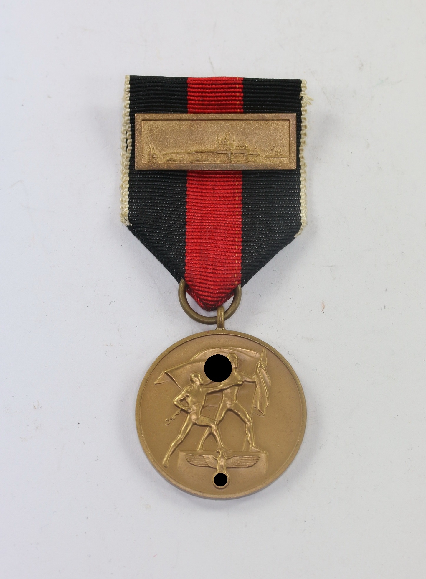 Annexation of Czechoslovakia Medal with Prague Castle Bar. – Bild 1