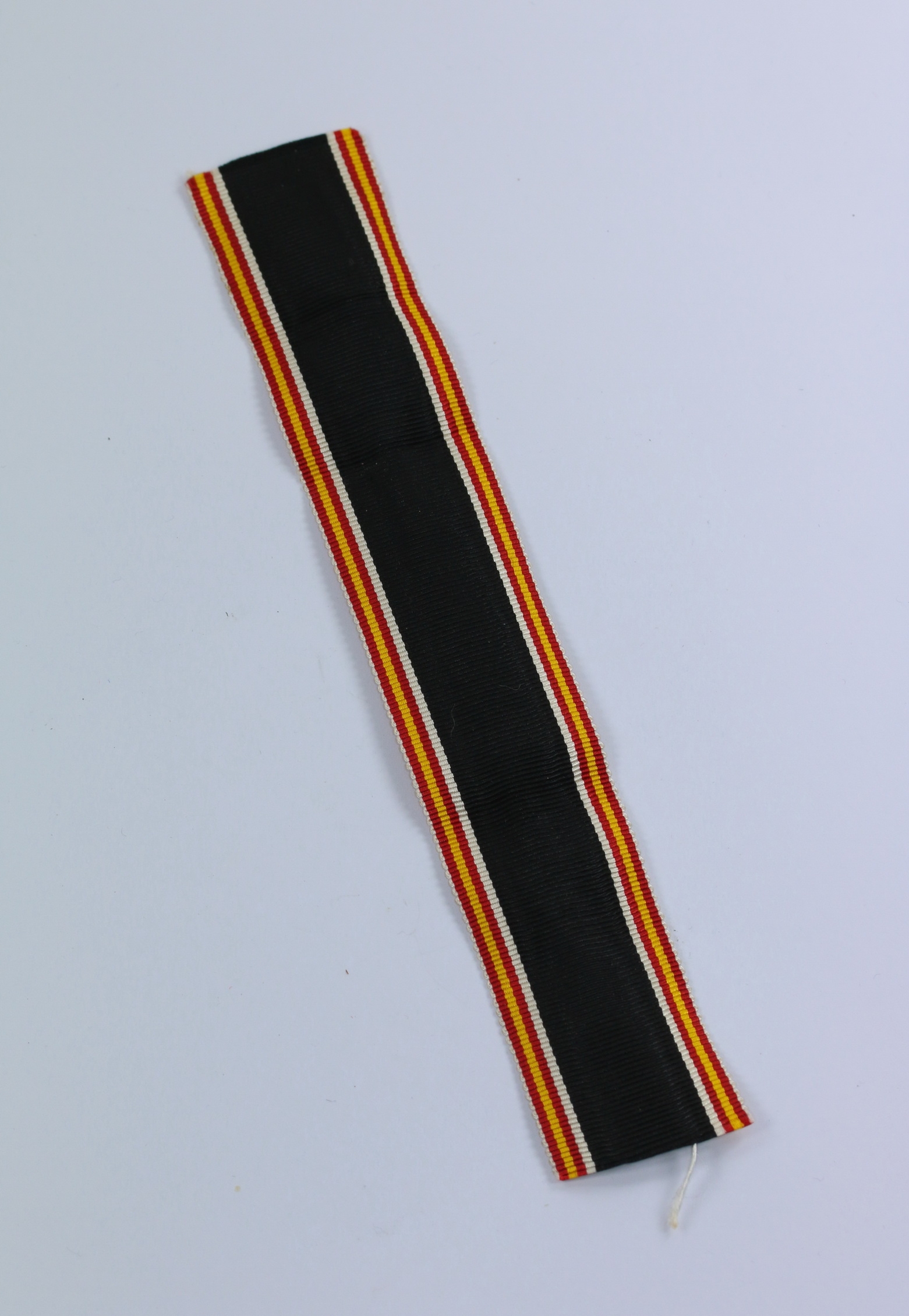 Band für das Ehrenkreuz für Hinterbliebene deutscher Spanienkämpfer – Bild 1