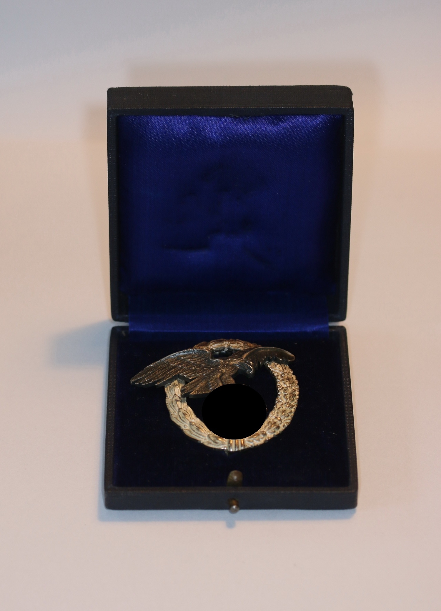 beobachterabzeichen_der_luftwaffe_hst Cased Luftwaffe Observer Badge. Maker C.E. Juncker (J1). – Bild 1