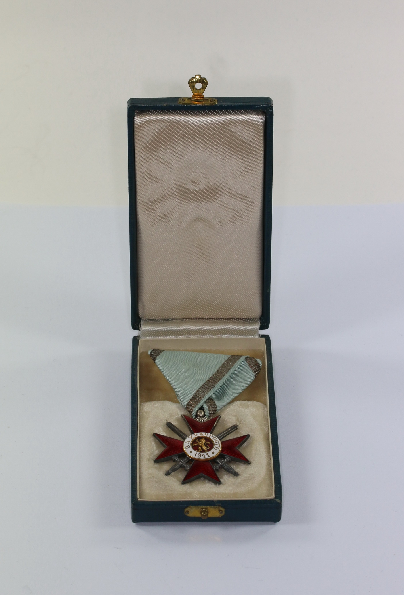 bulgarien_milit_rorden_f_r_tapferkeit_4 Bulgarien, Militärorden für Tapferkeit 4.Kasse 2.Stufe 3.Modell (1941), im Etui – Bild 1