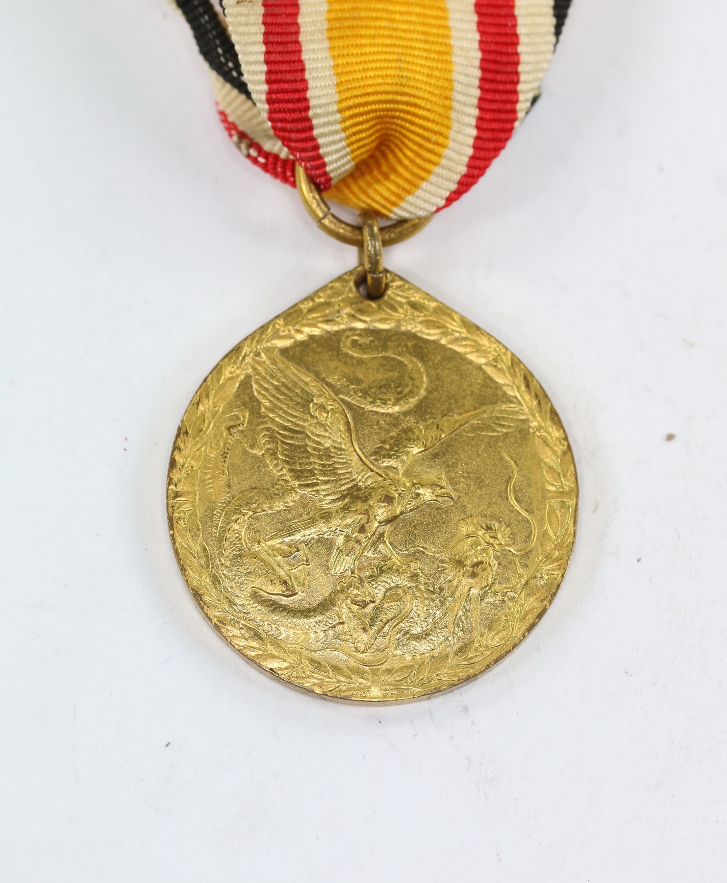 china_denkm_nze_f_r_k_mpfer_1901_den_siegreichen_streitern_1900_china_1901_1__1 China Medal 1901. – Bild 1