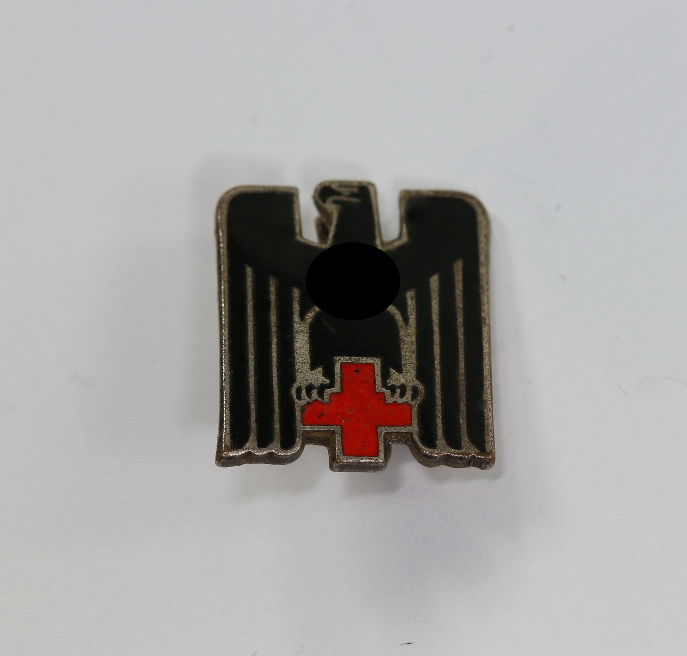 German Red Cross (DRK), Lapel Badge. Maker C.P. & S. – Bild 1