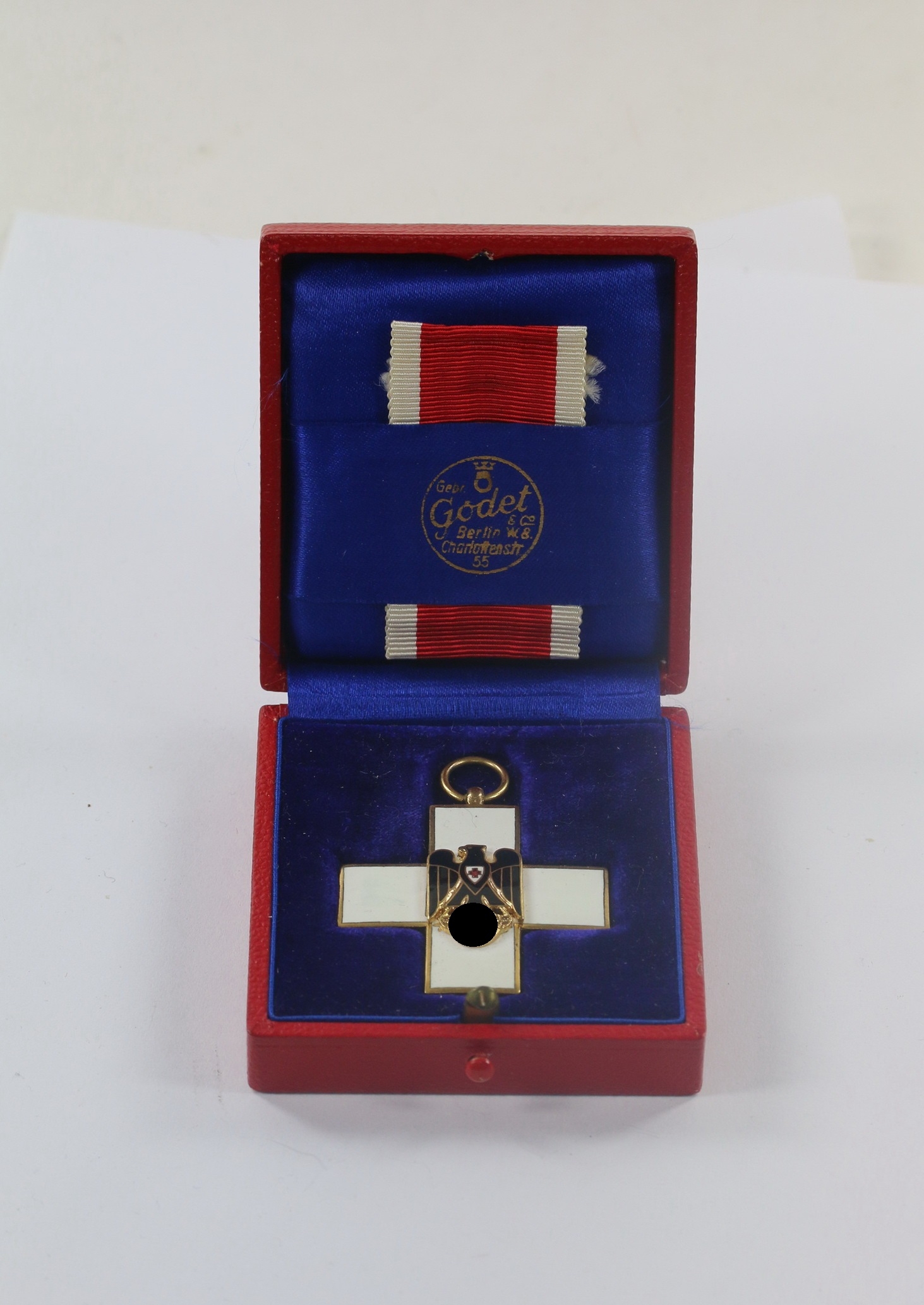 Cased German Red Cross (DRK), 2nd Class Merit Cross 1937 (Type 1) – Bild 1