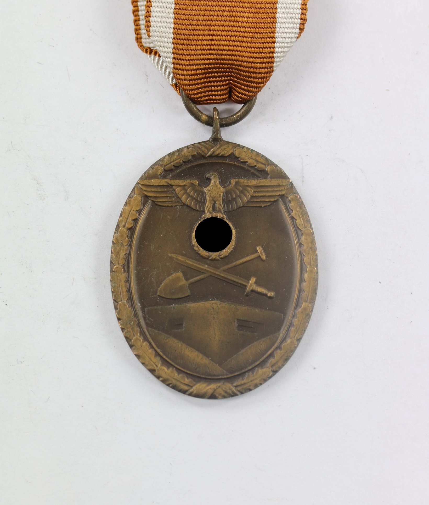 West Wall Medal.  – Bild 1