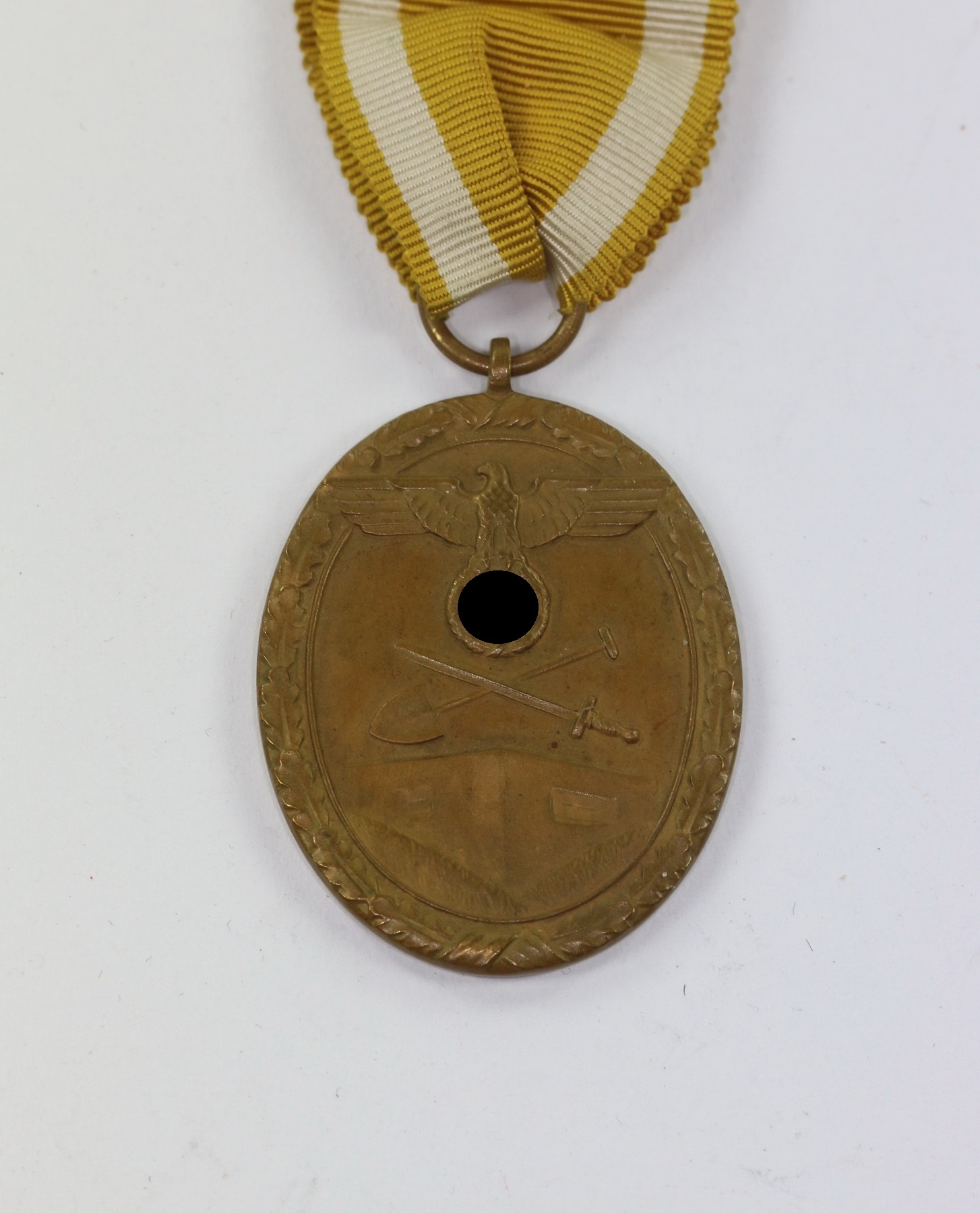  Deutsches Schutzwall Ehrenzeichen, Für Arbeit zum Schutze Deutschlands – Bild 1