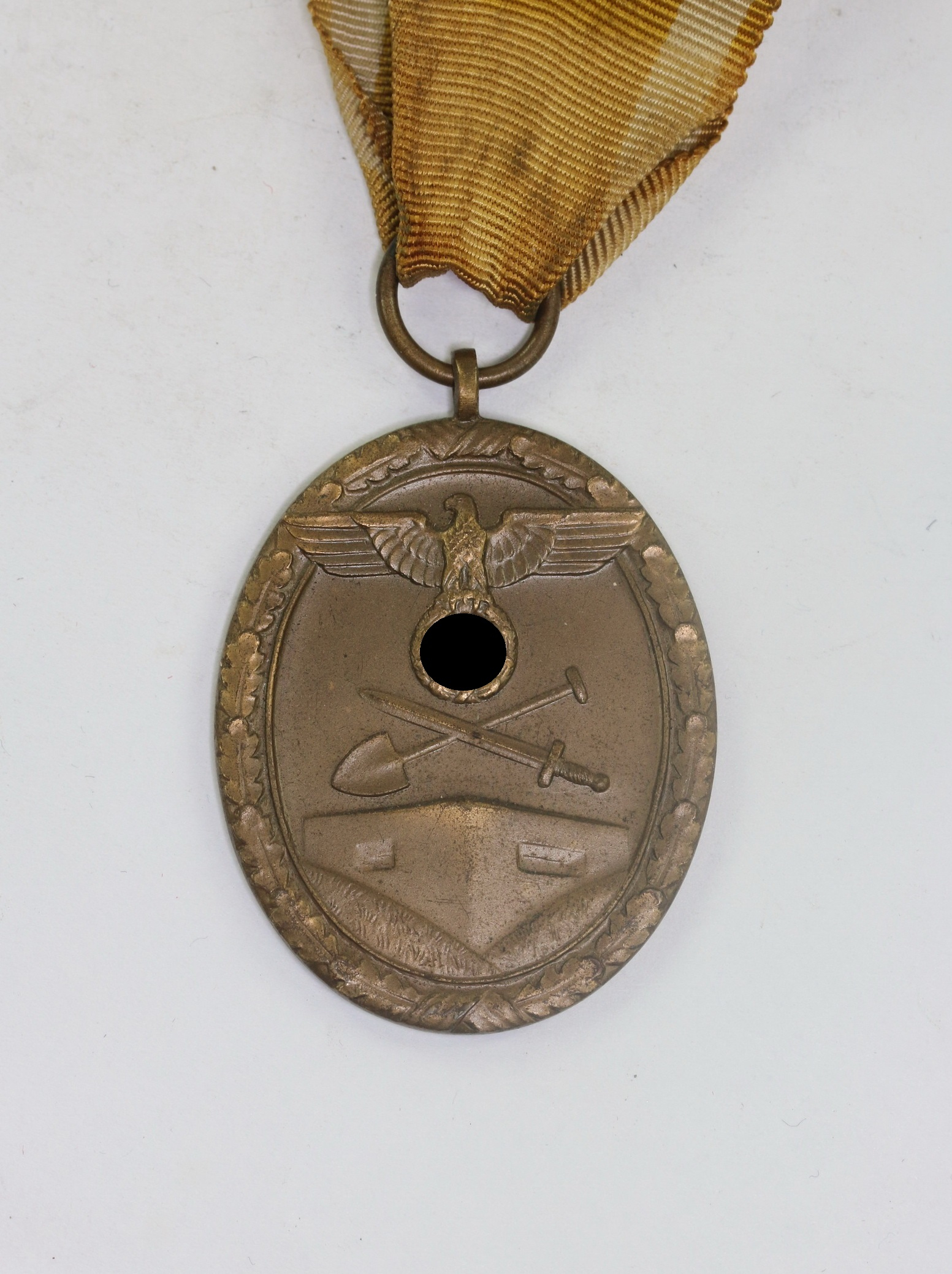 West Wall Medal "Für Arbeit zum Schutze Deutschlands" – Bild 1