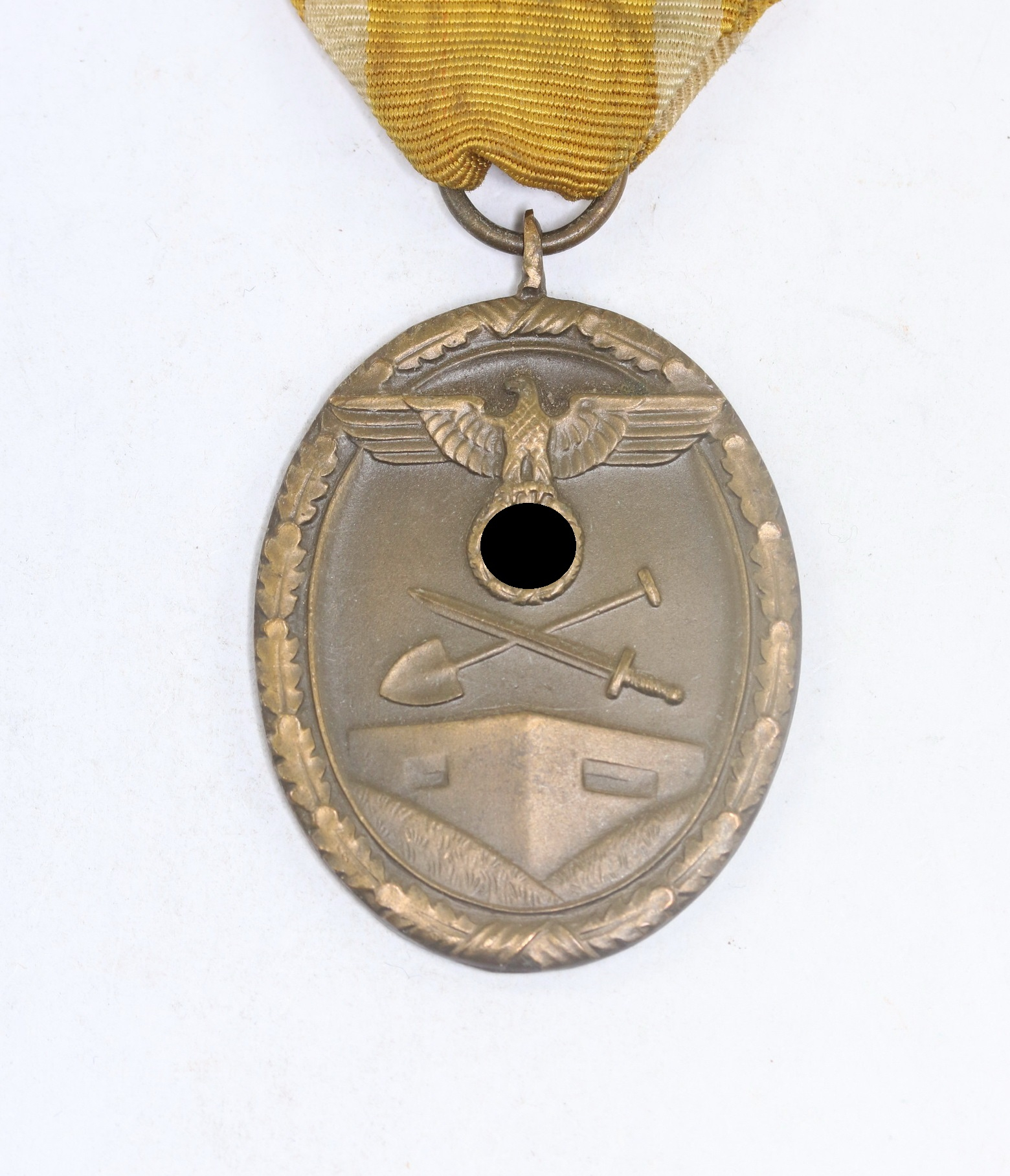 deutsches_schutzwall_ehrenzeichen_f_r_arbeit_zum_schutze_deutschlands_buntmetall_1__5_4nd West Wall Medal. – Bild 1