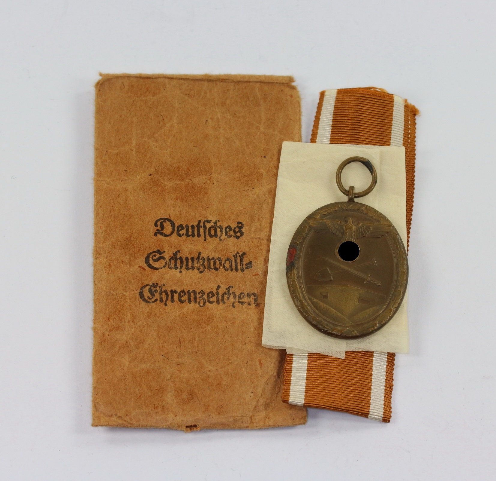 West Wall Medal in Envelope. Maker Ferd. Hoffstätter Bonn a. Rh – Bild 1