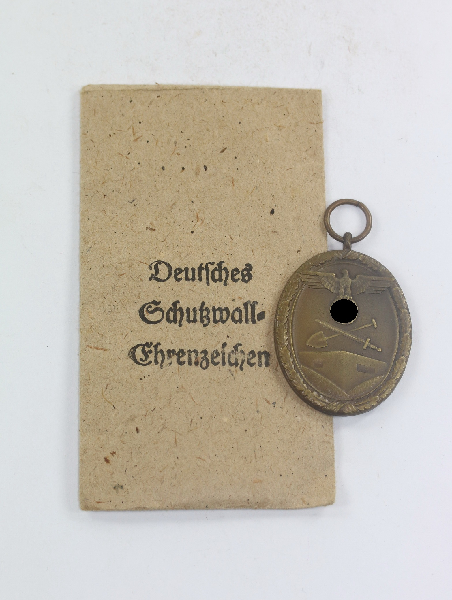 West Wall Medal in Envelope, Karl Poellath Schrobenhausen – Bild 1