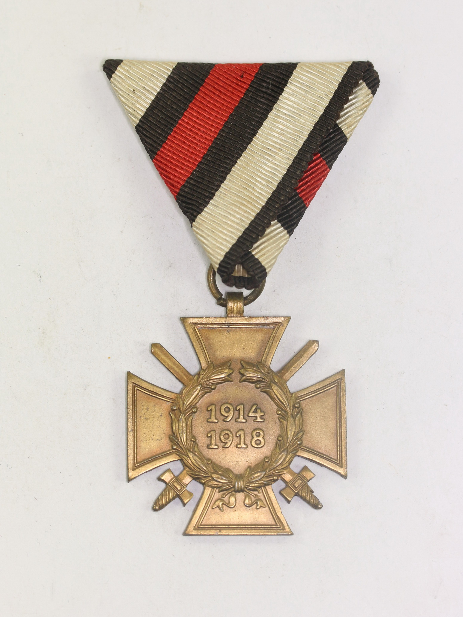 Hindenburg Cross for Combatants on Triangular Ribbon.  – Bild 1