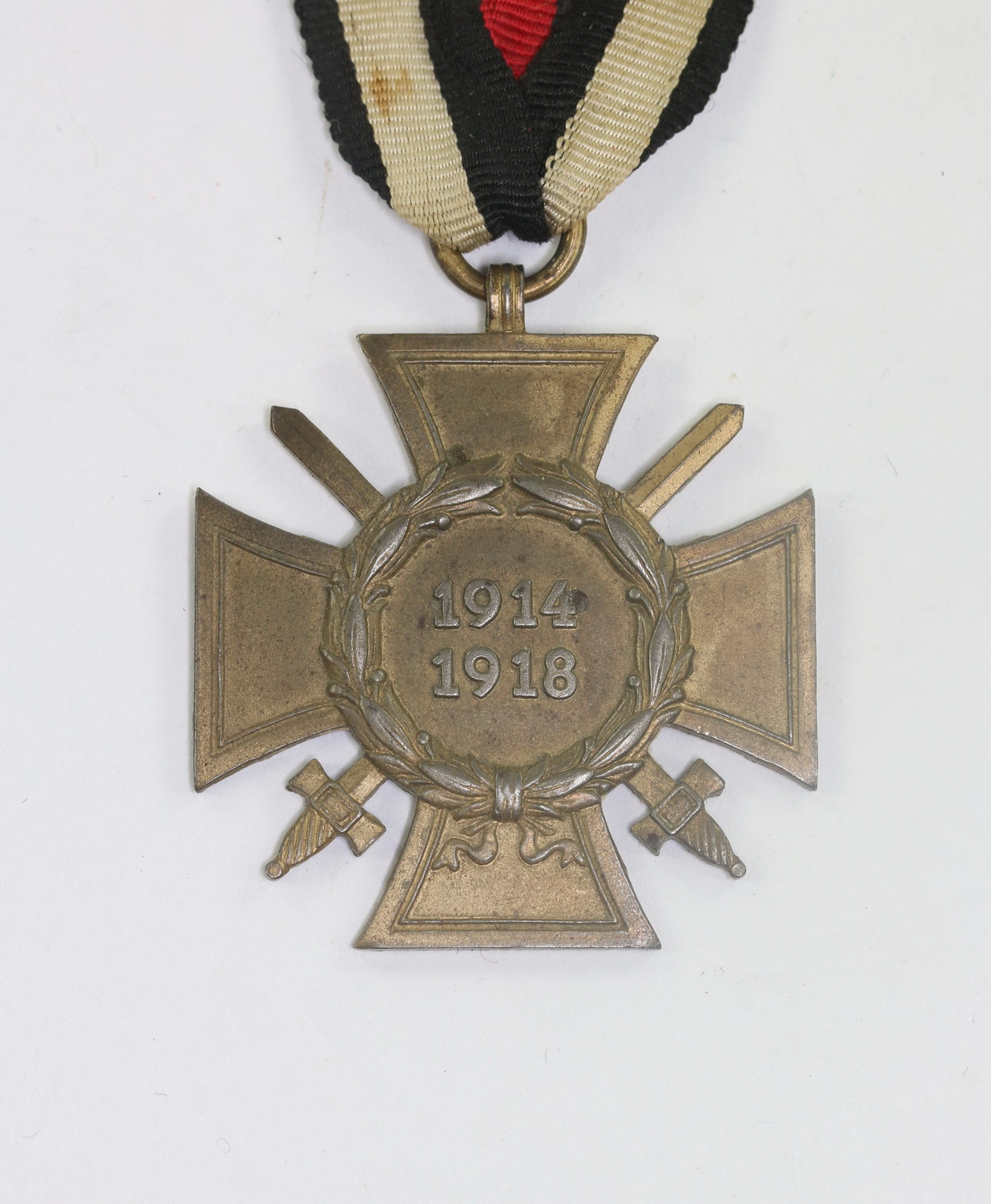Hindenburg Cross for Combatants. Maker L.NBG. – Bild 1