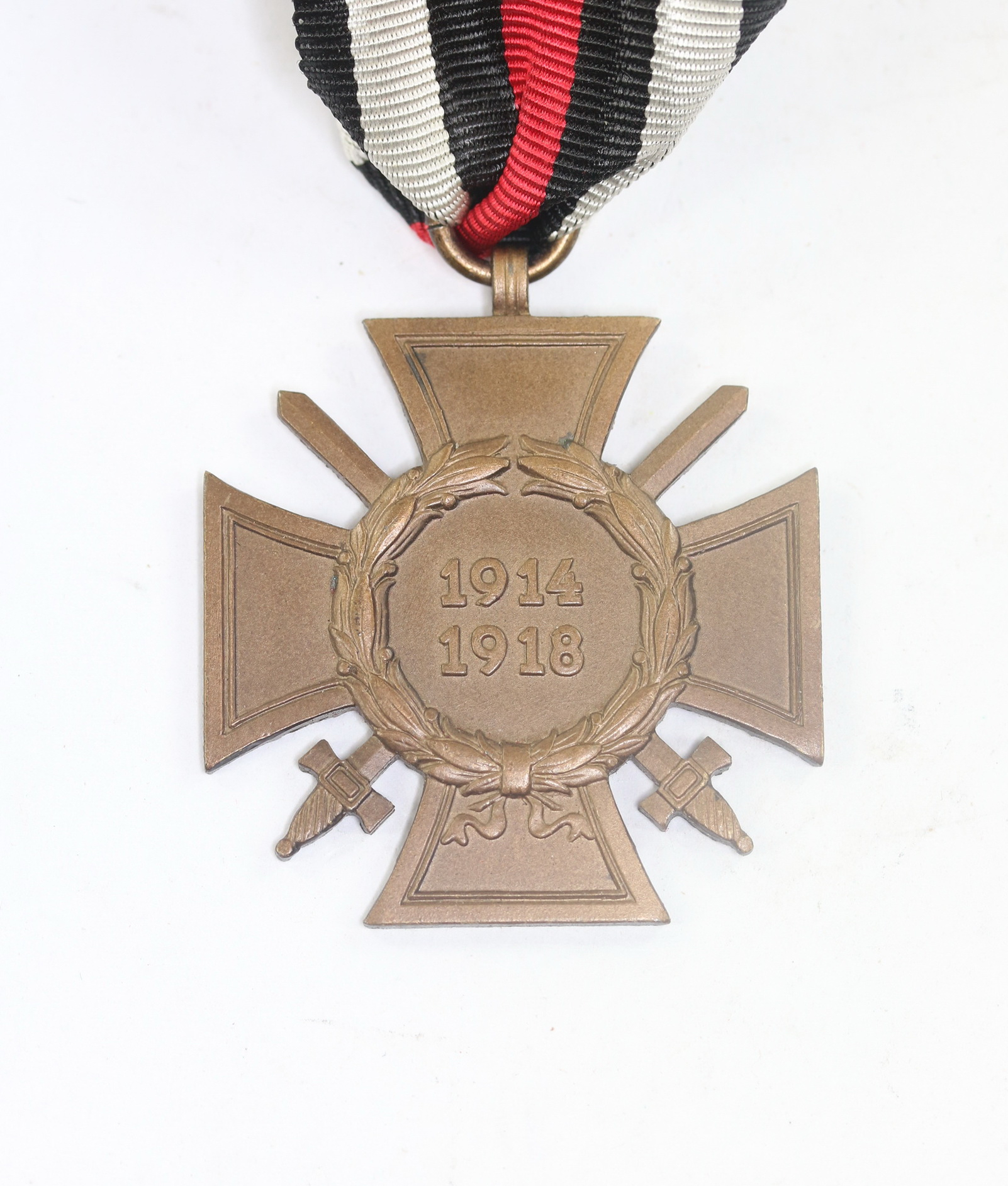 Hindenburg Cross for Combatants. Maker L.NBG. – Bild 1