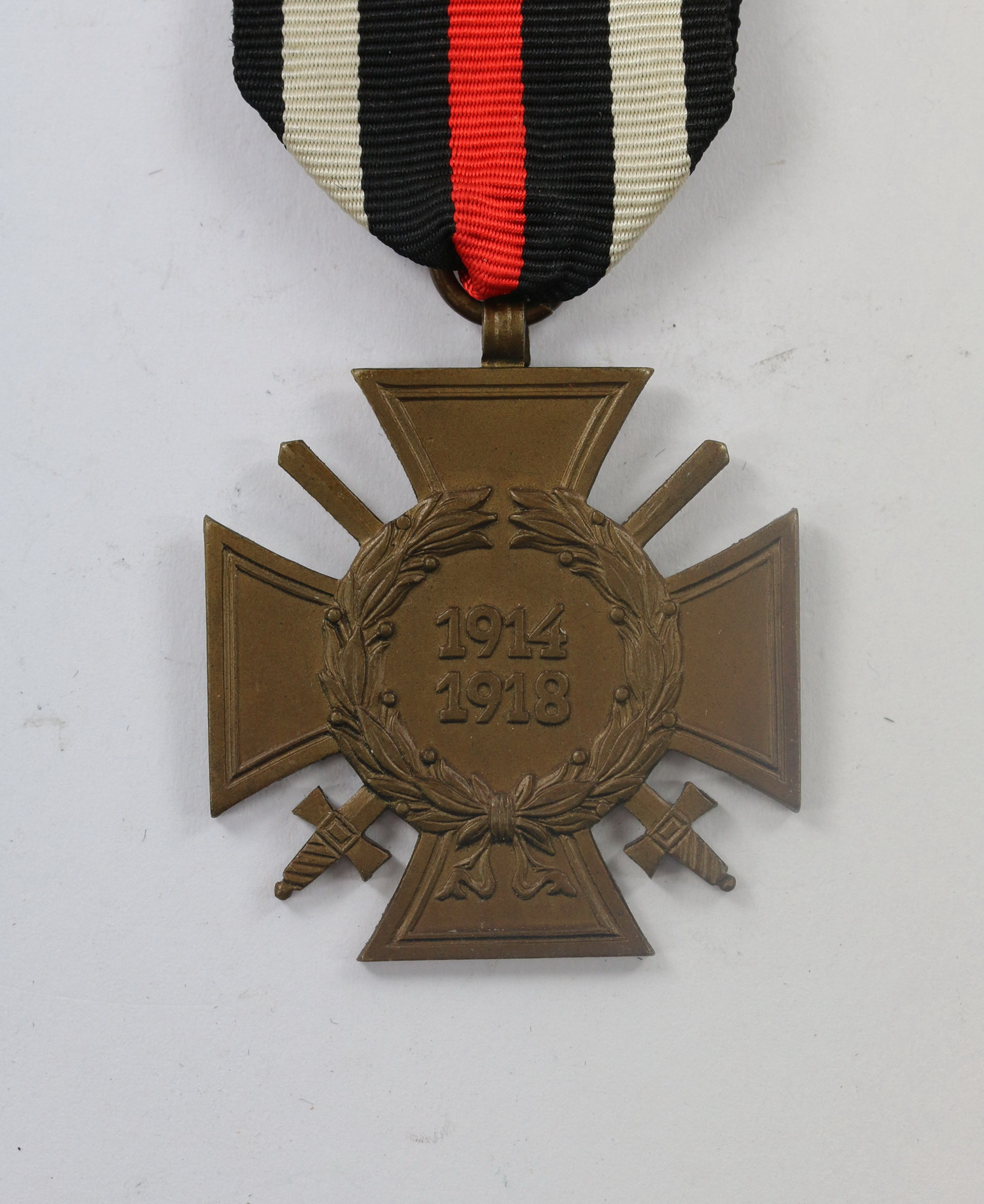 Hindenburg Cross for Combatants. Maker O. 4 – Bild 1