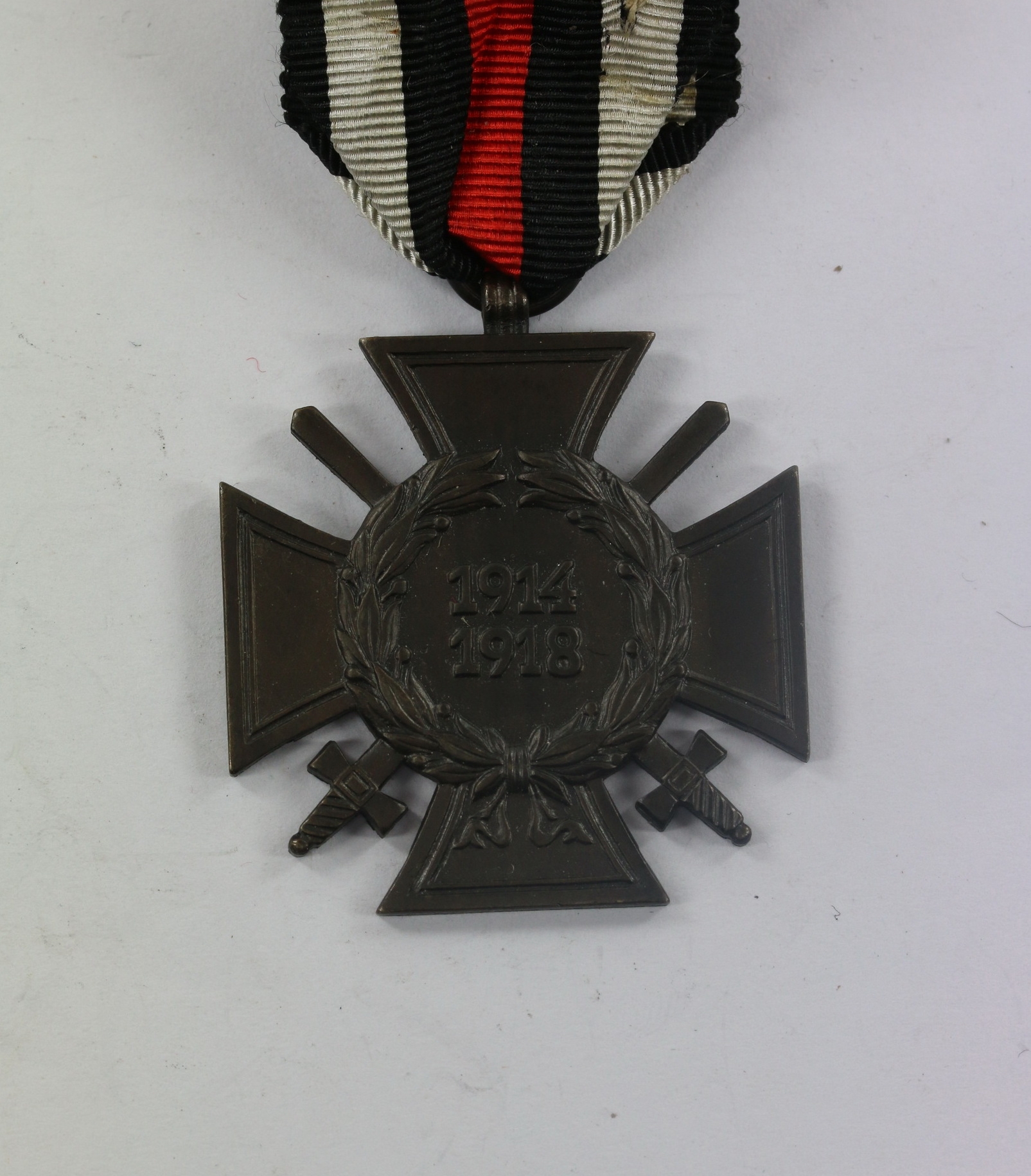 Hindenburg Cross for Combatants. Maker O.13. – Bild 1